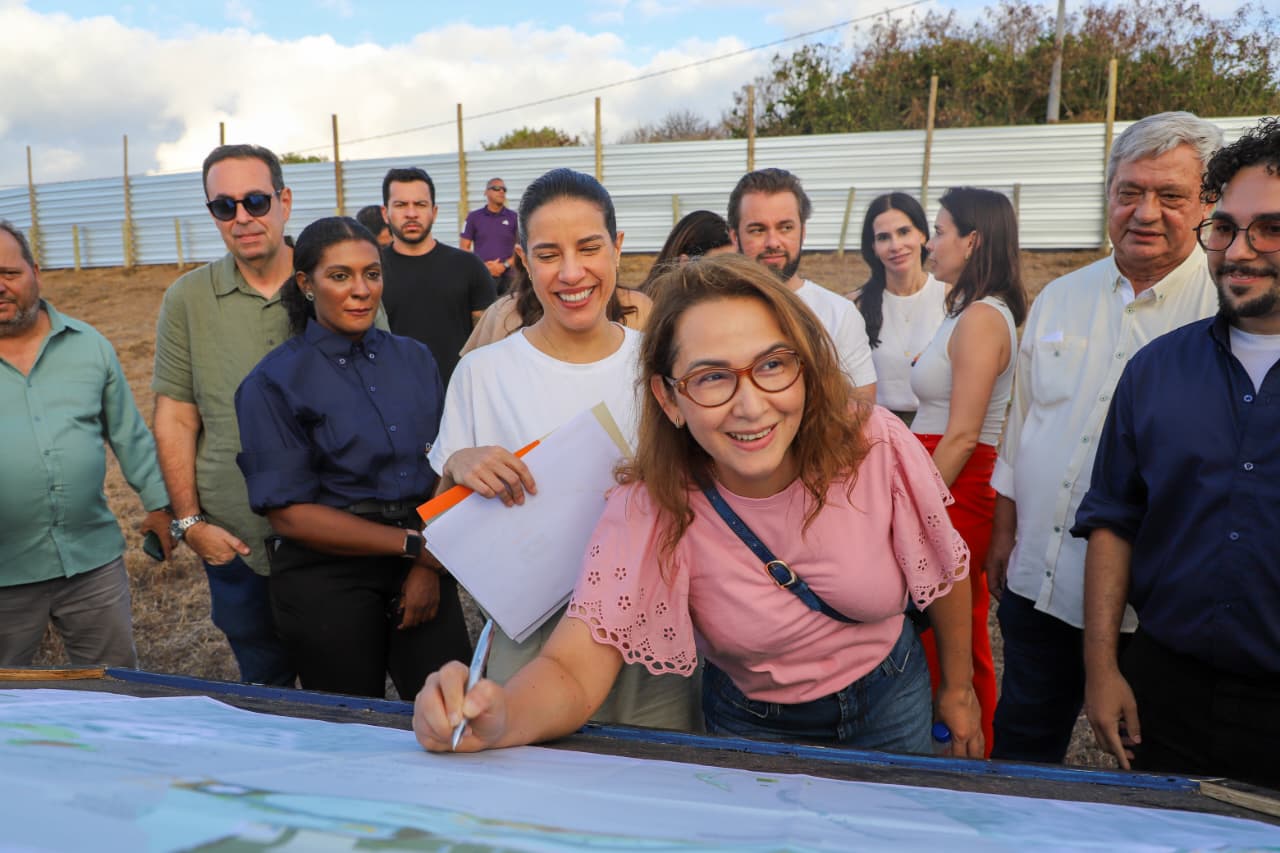 Débora Almeida defende intervenções em Noronha, destaca investimentos em abastecimento e mobilidade, e critica oposição na Alepe