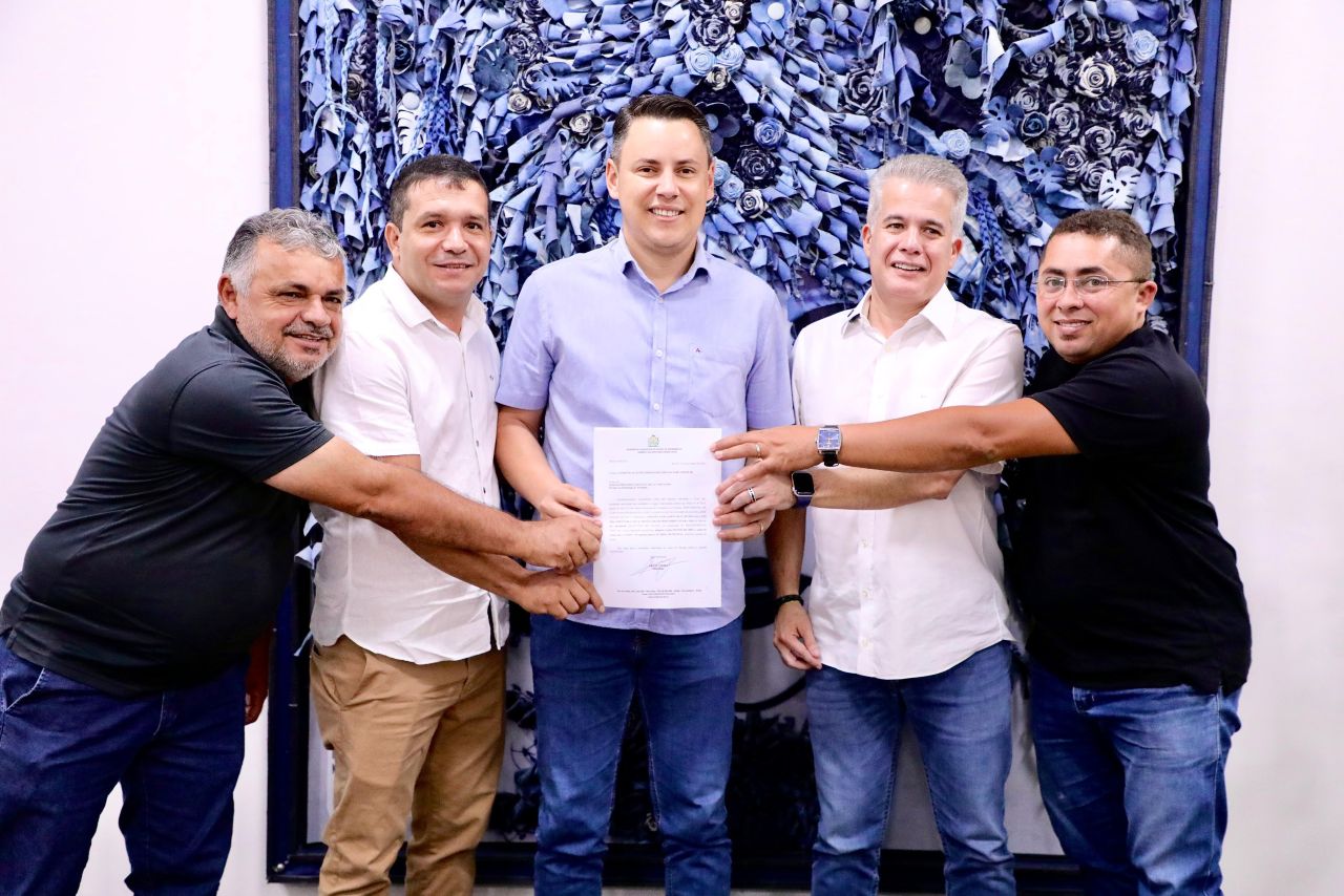 Deputado Edson Vieira destina R$ 200 mil para reforçar segurança, trânsito e saúde em Toritama e entrega título de Capital do Jeans