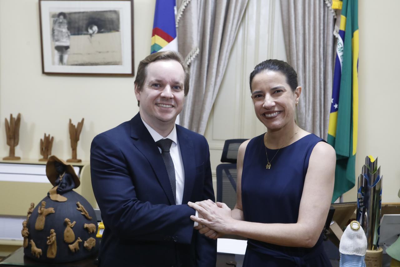 Em agendas voltadas ao fortalecimento da Justiça, Raquel Lyra nomeia novo desembargador e prestigia posse de 16 promotores