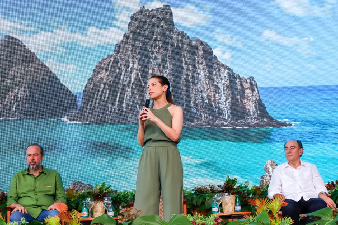 Governo lança a Usina Solar Noronha Verde, amplia geração limpa e avança em obras de saúde e saneamento, impulsionando a descarbonização do arquipélago