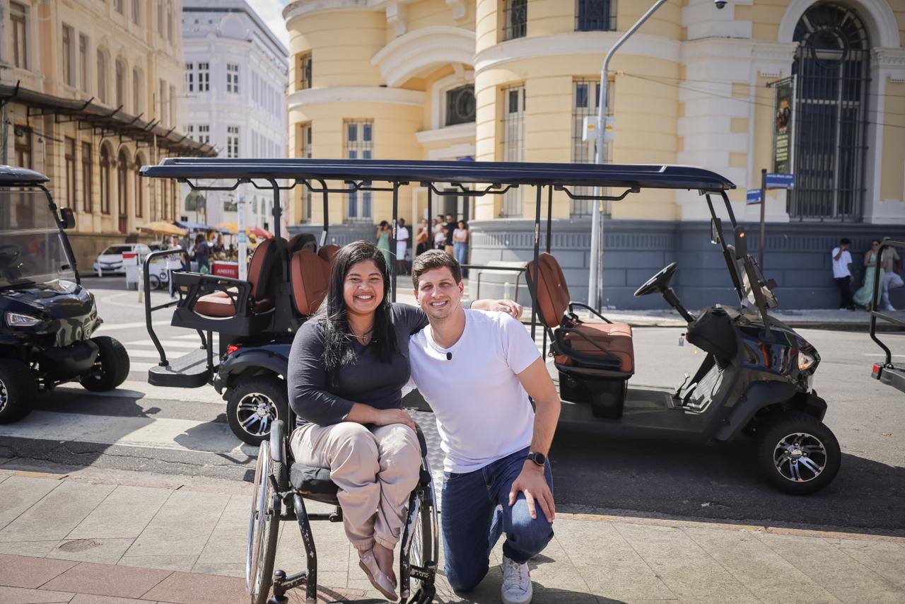 Prefeitura amplia frota turística do Recife Antigo e incorpora primeiro veículo acessível, elevando a capacidade mensal de atendimento