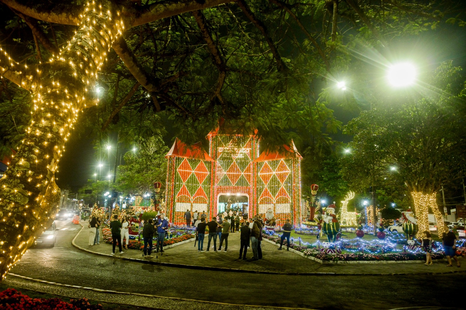 Prefeitura de Garanhuns abre o Encantos do Natal 2025 com selo de sustentabilidade