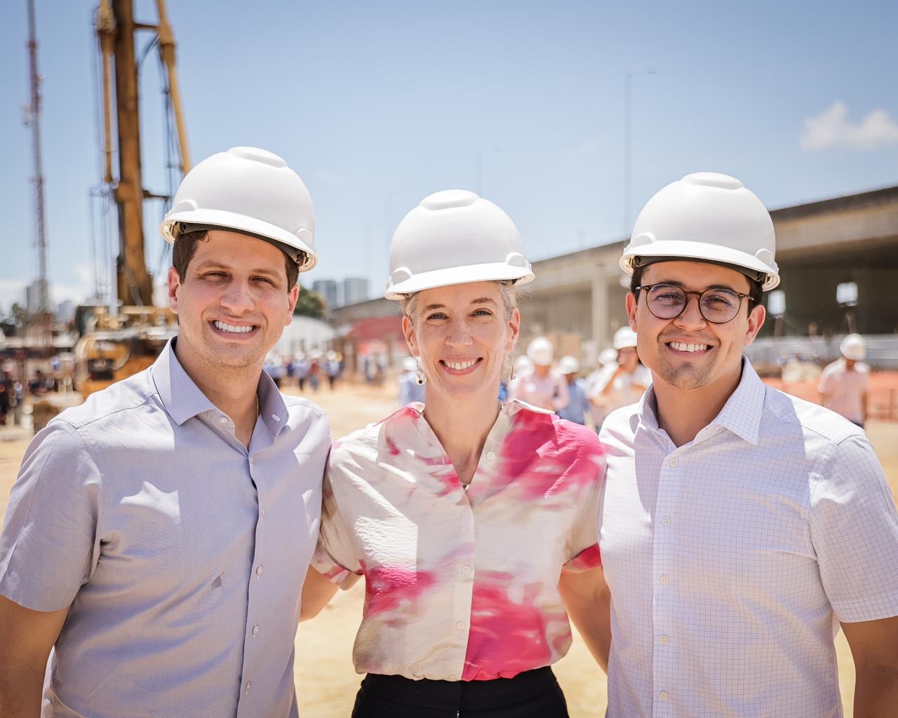 Representante do BID visita obras do ProMorar Recife, incluindo parques alagáveis, contenção de encostas e urbanização financiadas pelo banco
