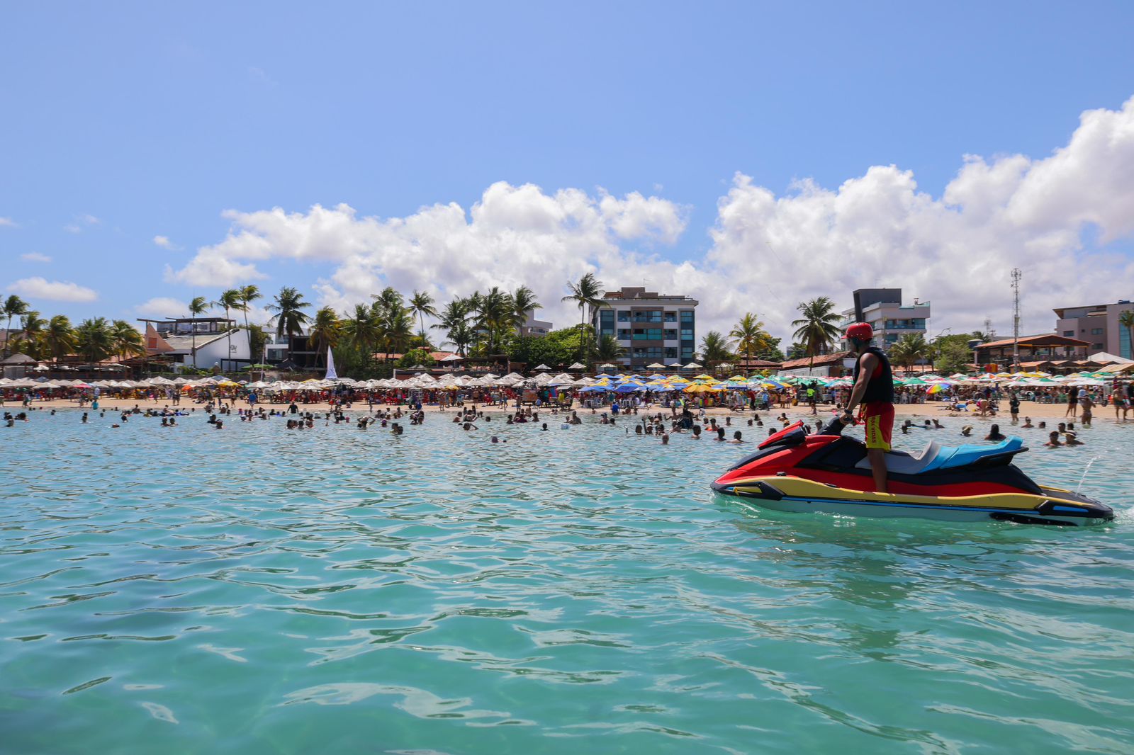 Após agressões a turista, prefeitura de Ipojuca divulga medidas