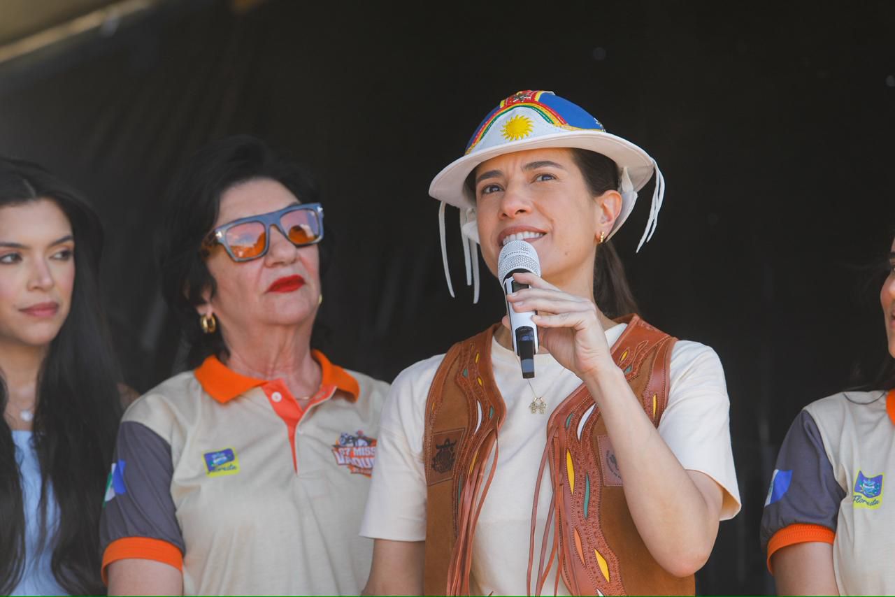 Governadora Raquel Lyra participa da 67ª Missa do Vaqueiro de Floresta, no Sertão de Itaparica, com presença de autoridades e vaqueiros