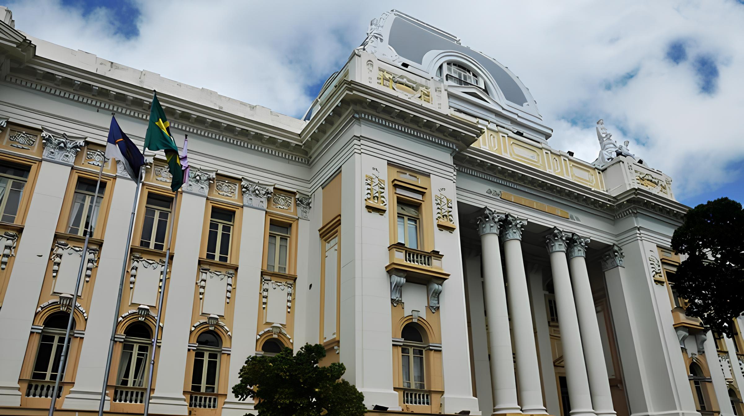 O Tribunal de Justiça suspendeu as decisões do presidente da Alepe, Álvaro Porto, relativas ã LOA Foto Divulgação (1)