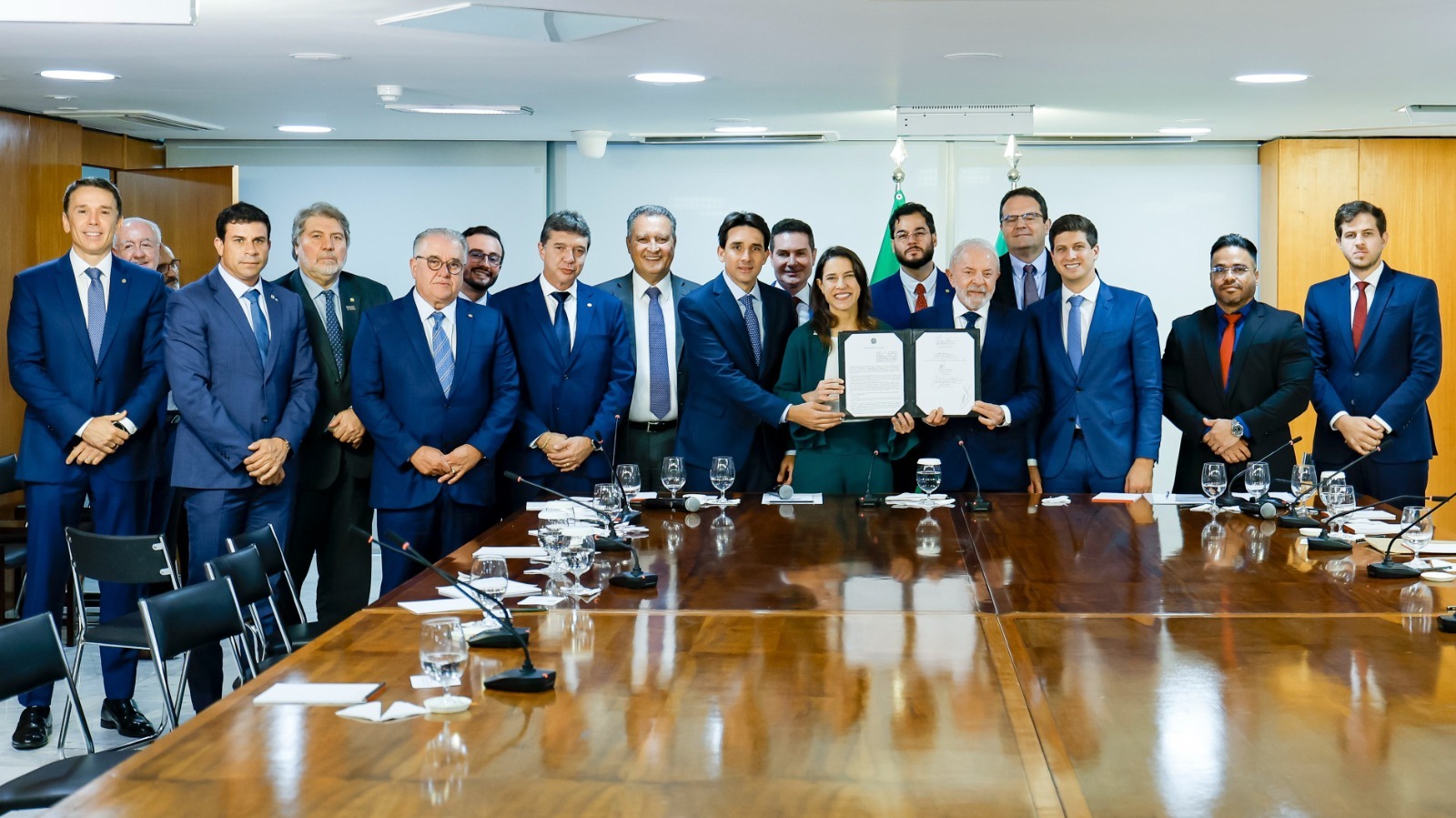 O anúncio realizado pelo presidente Lula para o metrô do Recife reuniu ministro, a governadora Raquel Lyra, o prefeito João Campos e a bancada pernambucana Foto Ricardo Stuckert_PR