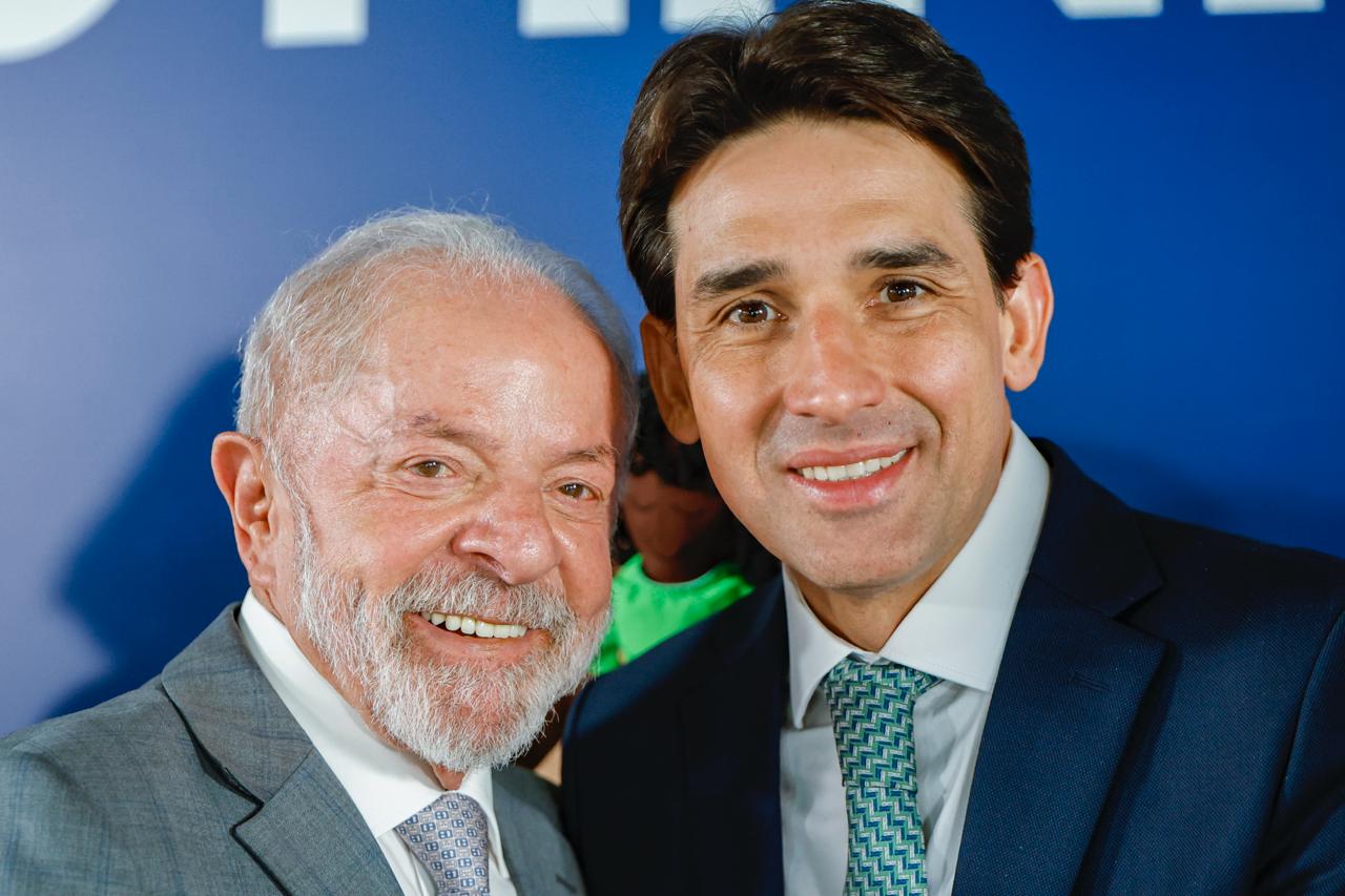 O ministro de Portos e Aeroportos, Silvio Costa Filhoe, destacou a melhor da economia para o recorde de passageiros na aviação