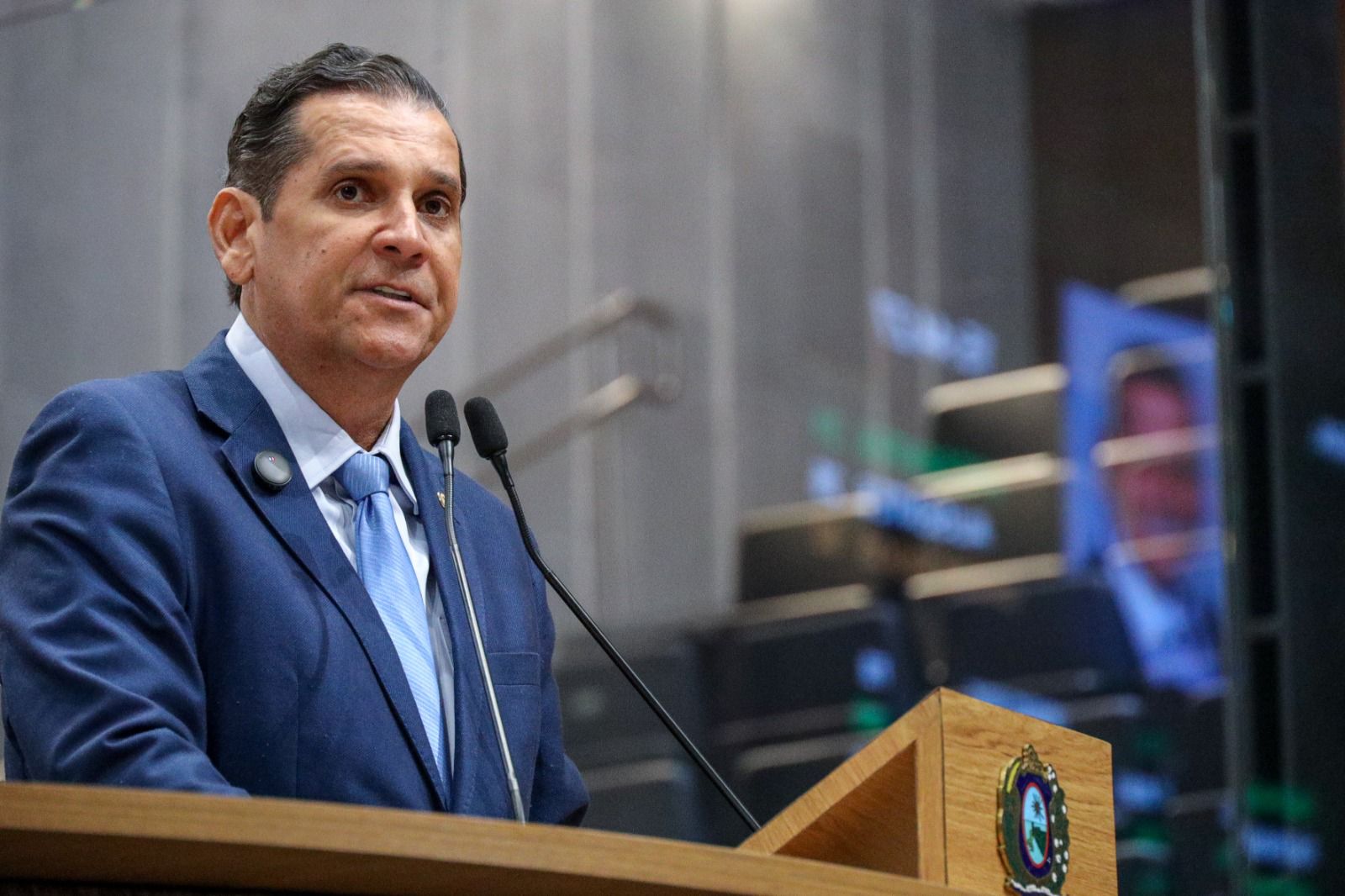 Projeto de Fabrizio Ferraz regulamenta spray de extratos vegetais como instrumento de defesa pessoal feminina, diante do avanço da violência