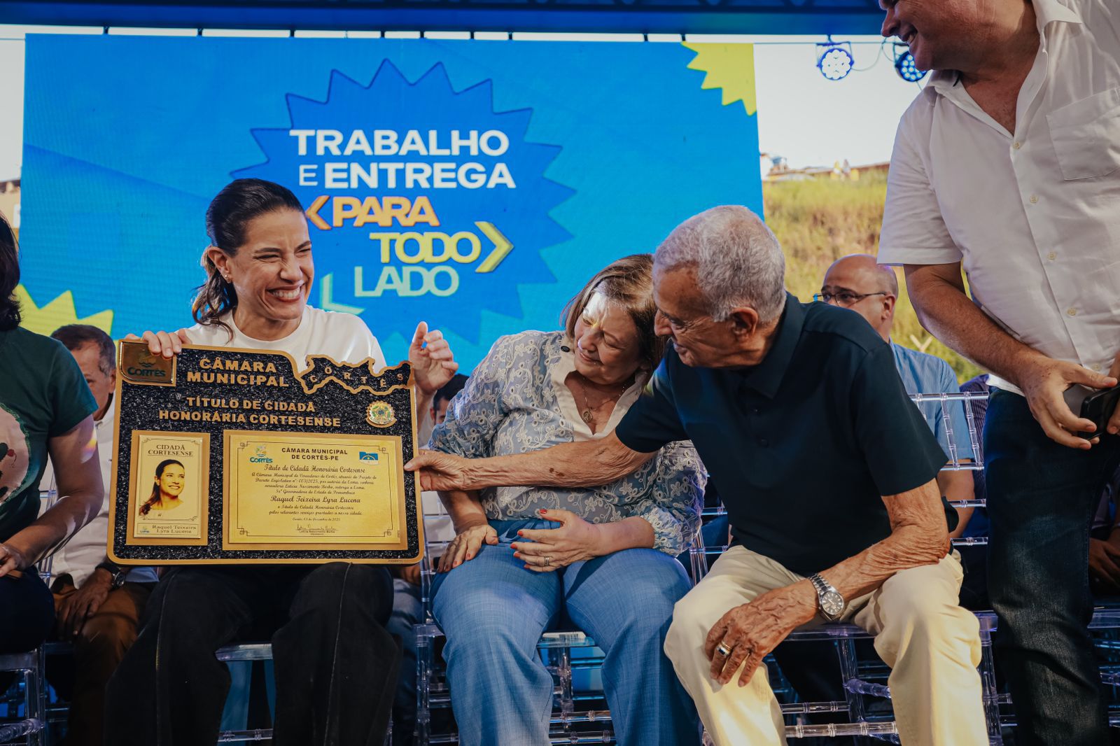 Raquel Lyra entrega mercado público, cozinha comunitária e vistoria obras de encostas em Cortês, com investimentos superiores a R$ 54 milhões.