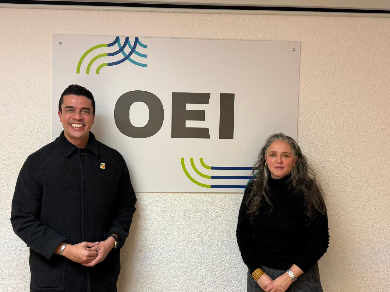 Rodrigo Pinheiro busca novos projetos para Caruaru em reunião na OEI, em Madrd, com foco em educação, inovação e a Agenda 2030