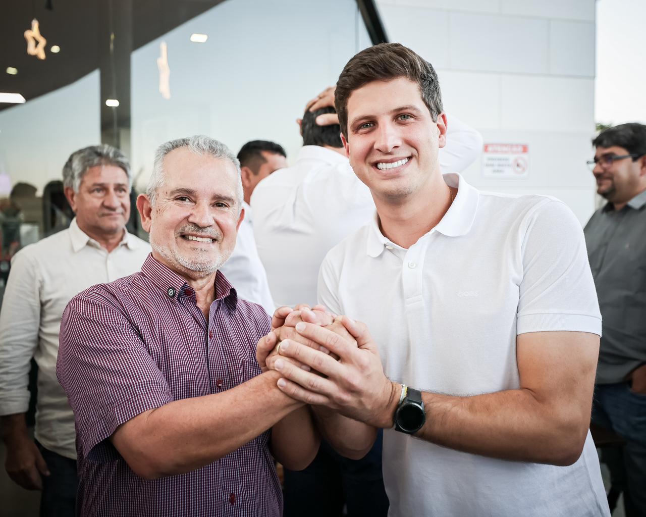 João Campos amplia alianças no interior com apoio do prefeito da Pedra, Júnior Vaz, que deixa a base da governadora Raquel Lyra