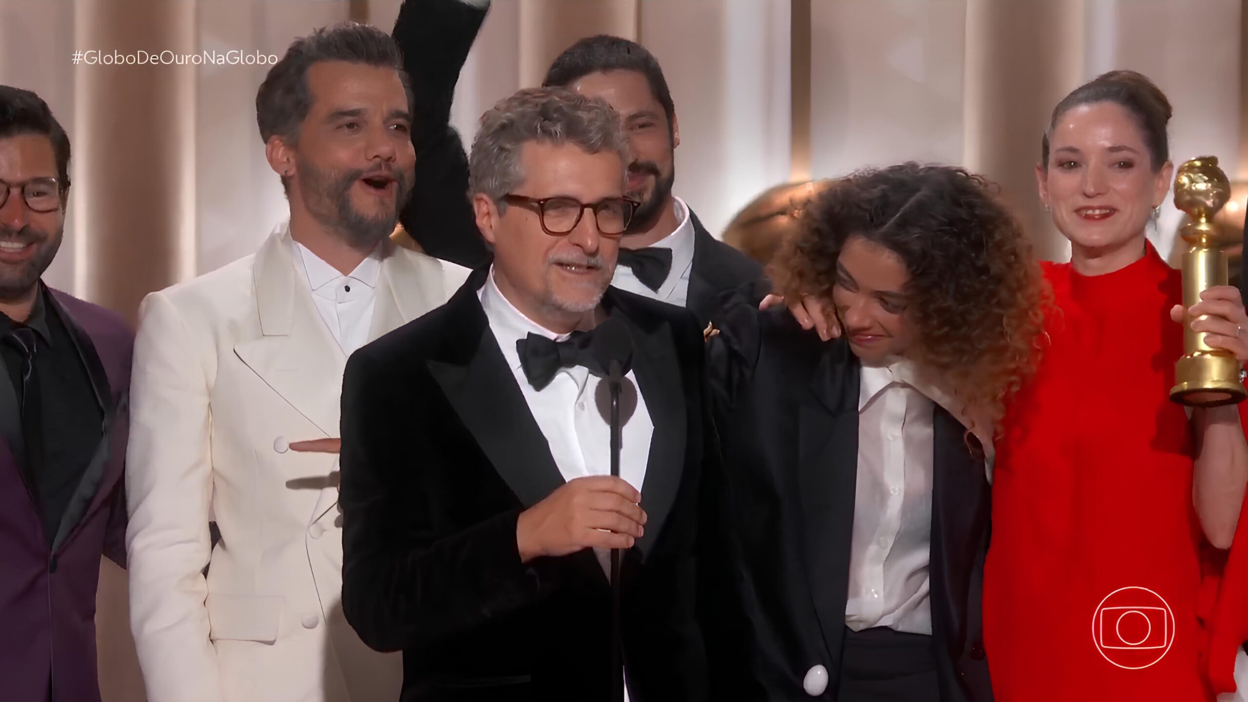 Kleber Mendonça Filho recebeu o prêmio de Melhor Filme Estrangeiro do Globo de Ouro pelo O Agente Secreto, fazendo história (1)