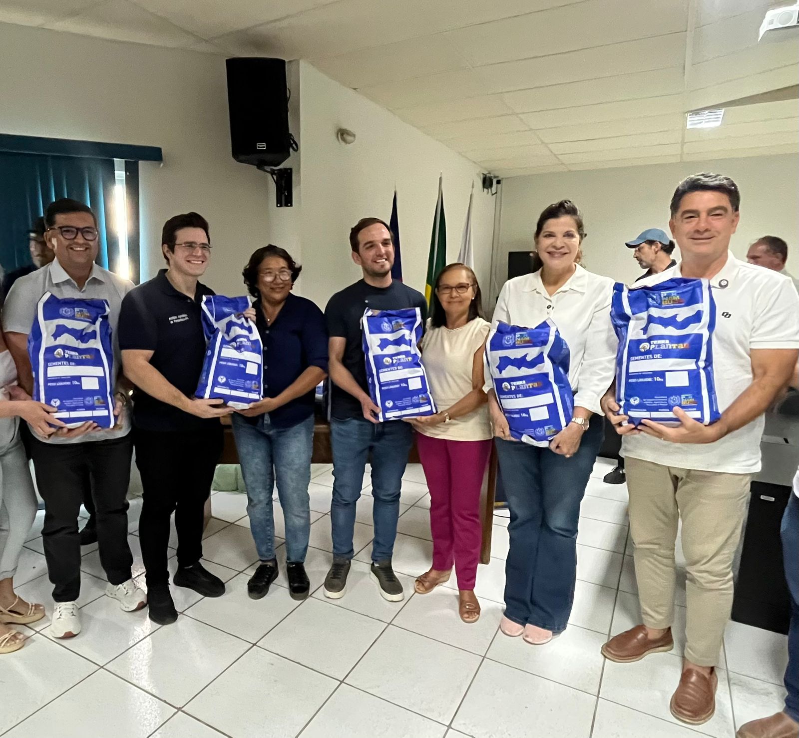 Socorro Pimentel participa de entrega de sementes do IPA em Ouricuri, ação do Governo de Pernambuco voltada à agricultura familiar