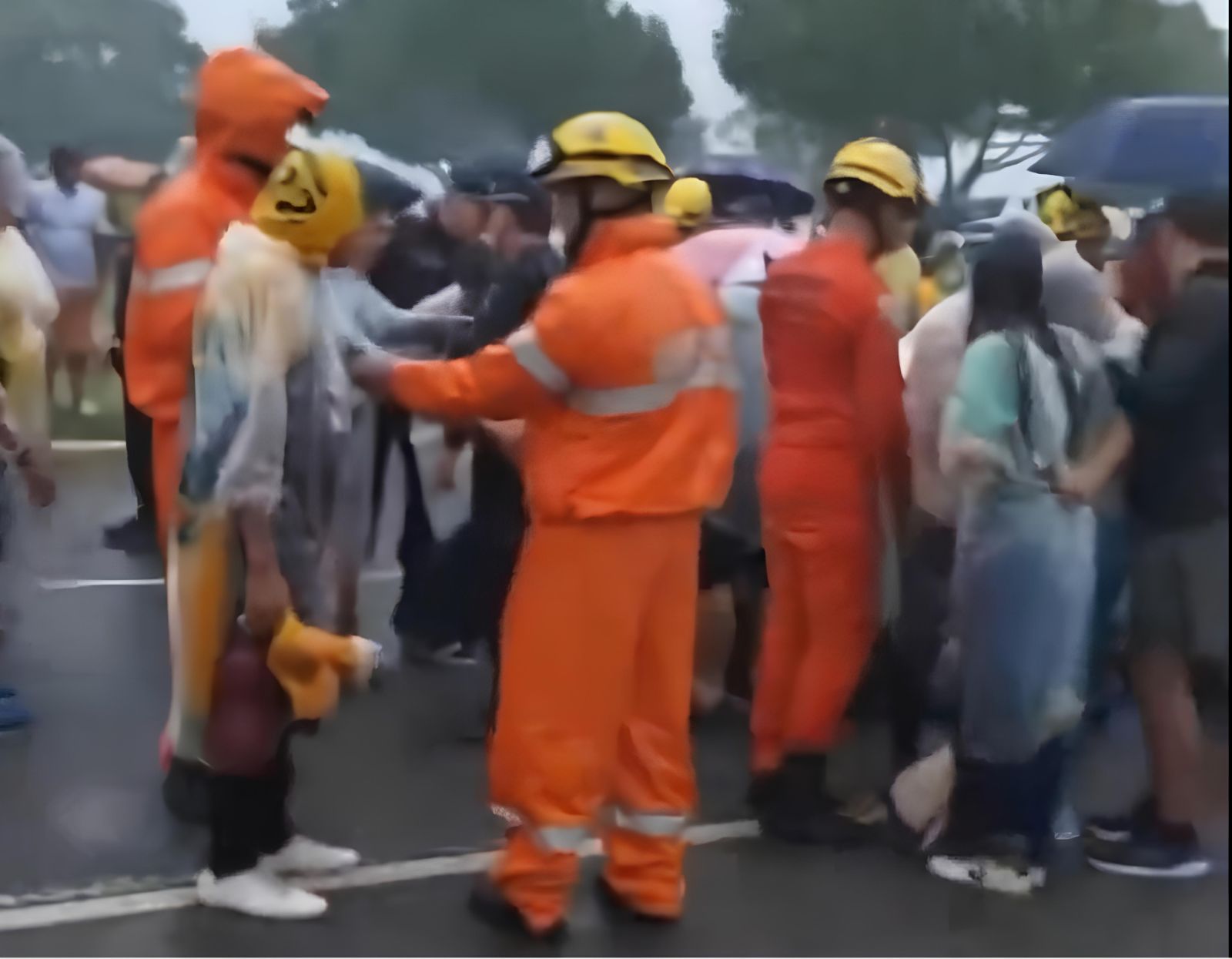 Um raio atingiu menifestantes que aguardavam a chegada de Nikolas Ferreira a Pernambuco Foto Reprodução de vídeo (1)