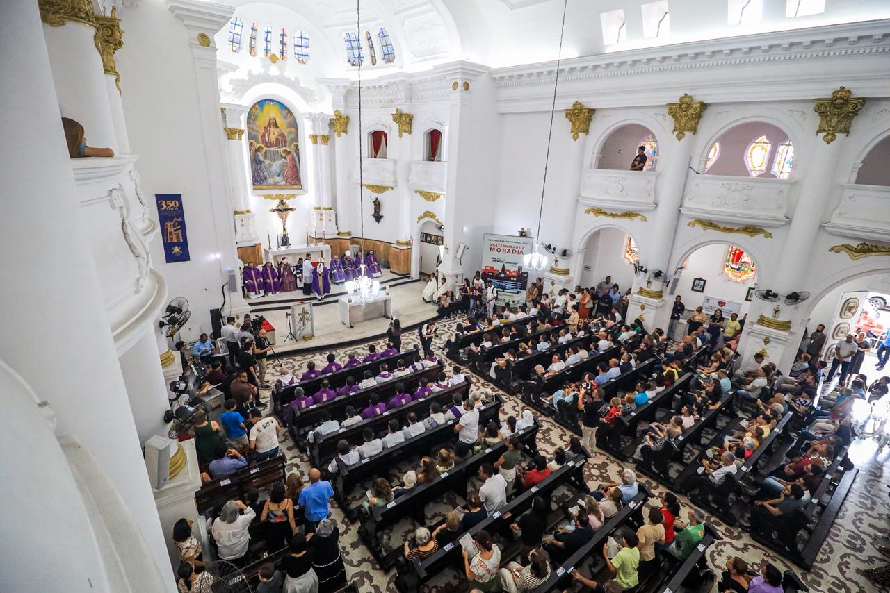 A celebração da Campanha da Fraternidade lotou a Concatedral do Santíssimo Coração Eucarístico de Jesus, conhecida como Matriz do Espinheiro, Foto Mariana Carvalho_Vice-governadoria