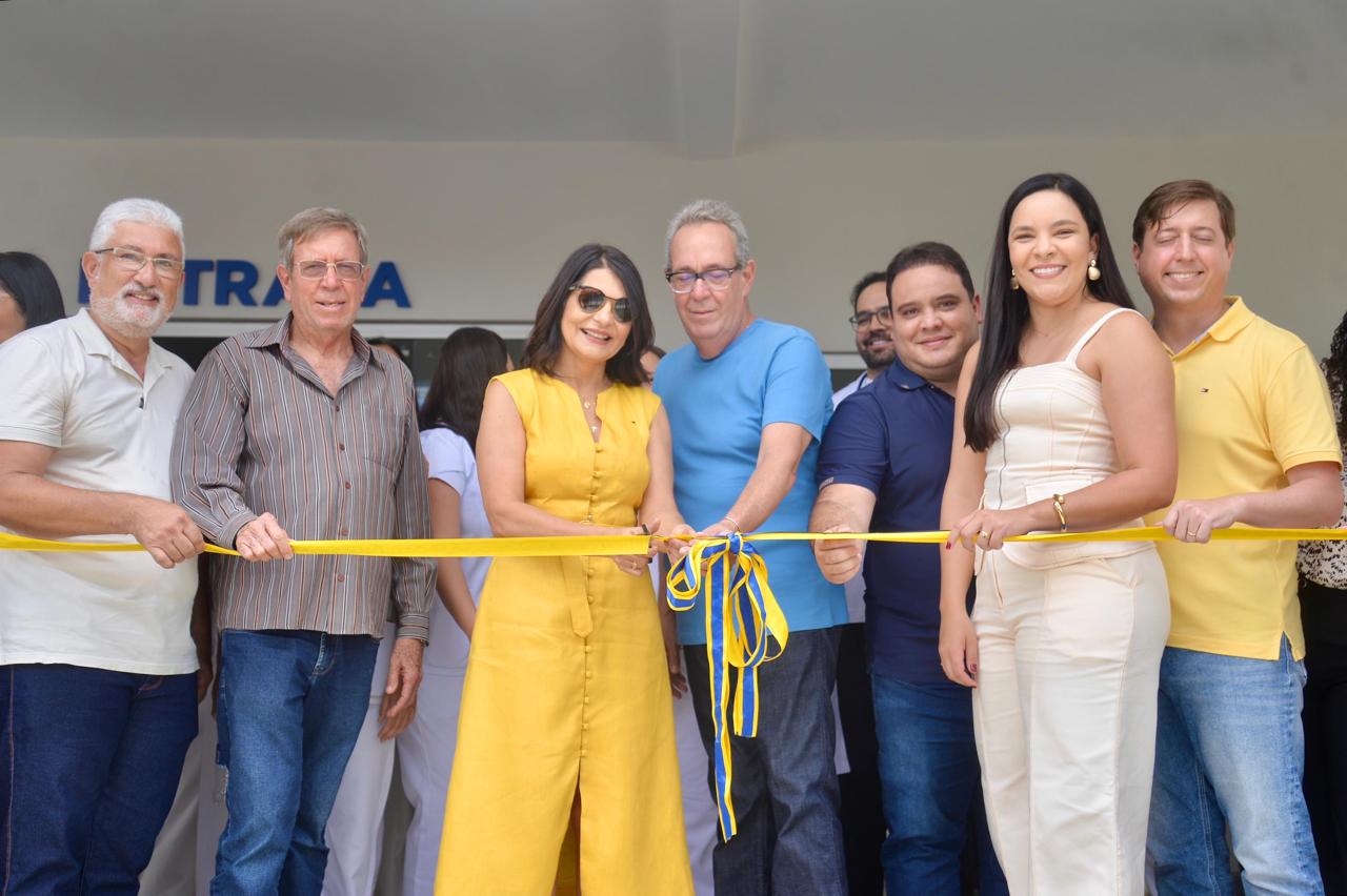 Álvaro Porto participa de entregas em Canhotinho com inauguração da requalificação do hospital municipal e do centro de formação de professores