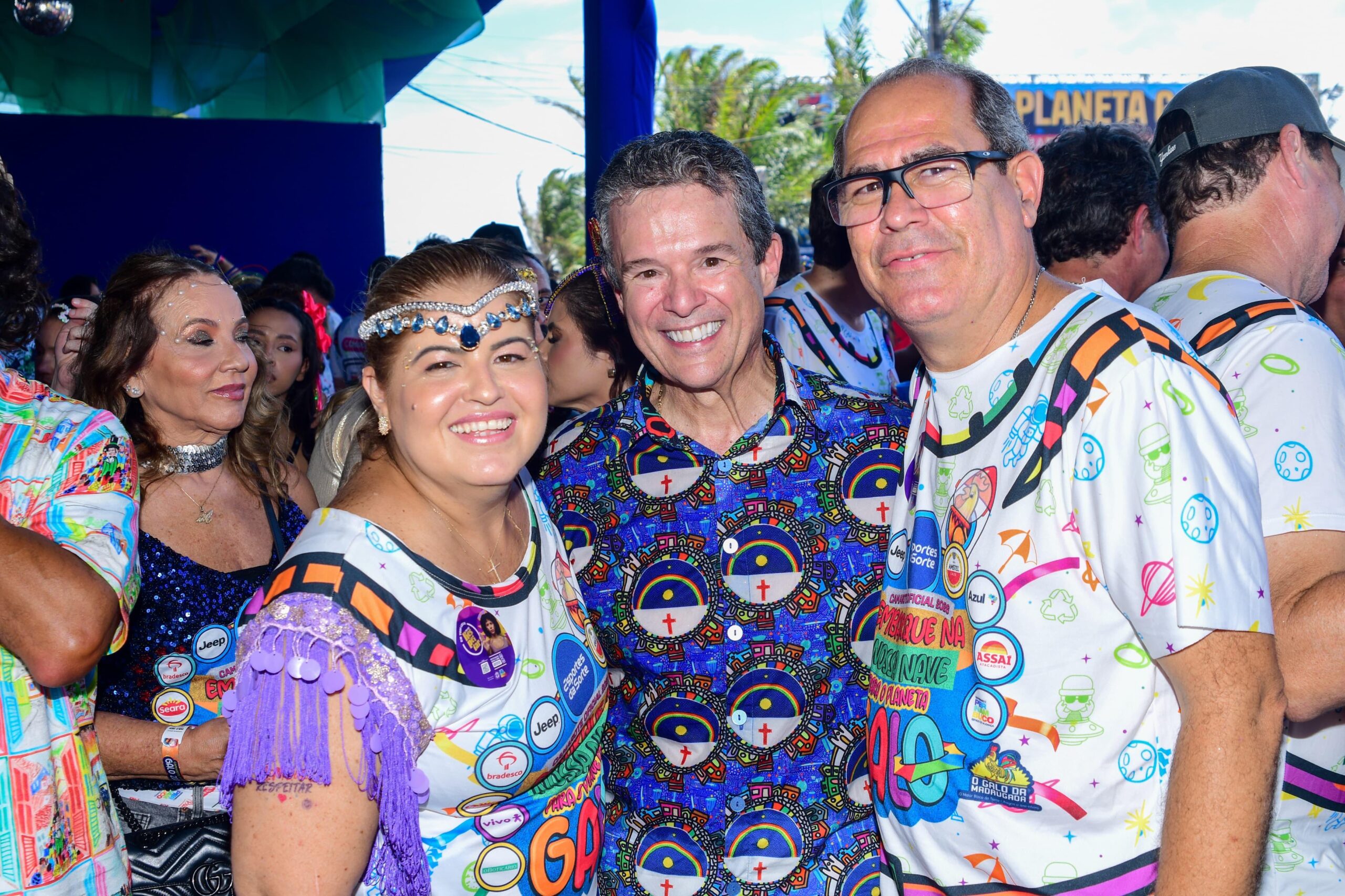 Mano e Andréa Medeiros acompanharam a governadora Raquel Lyra e autoridades estaduais durante agenda no Carnaval do Recife