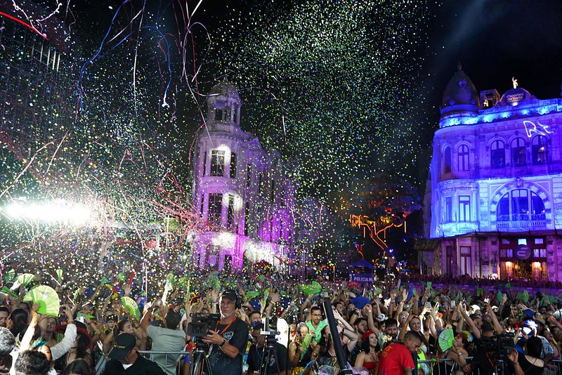Marco Zero encerra o Carnaval do Recife 2026 com maracatus, Elba, Alceu, Geraldo e Orquestrão de Spok até o amanhecer