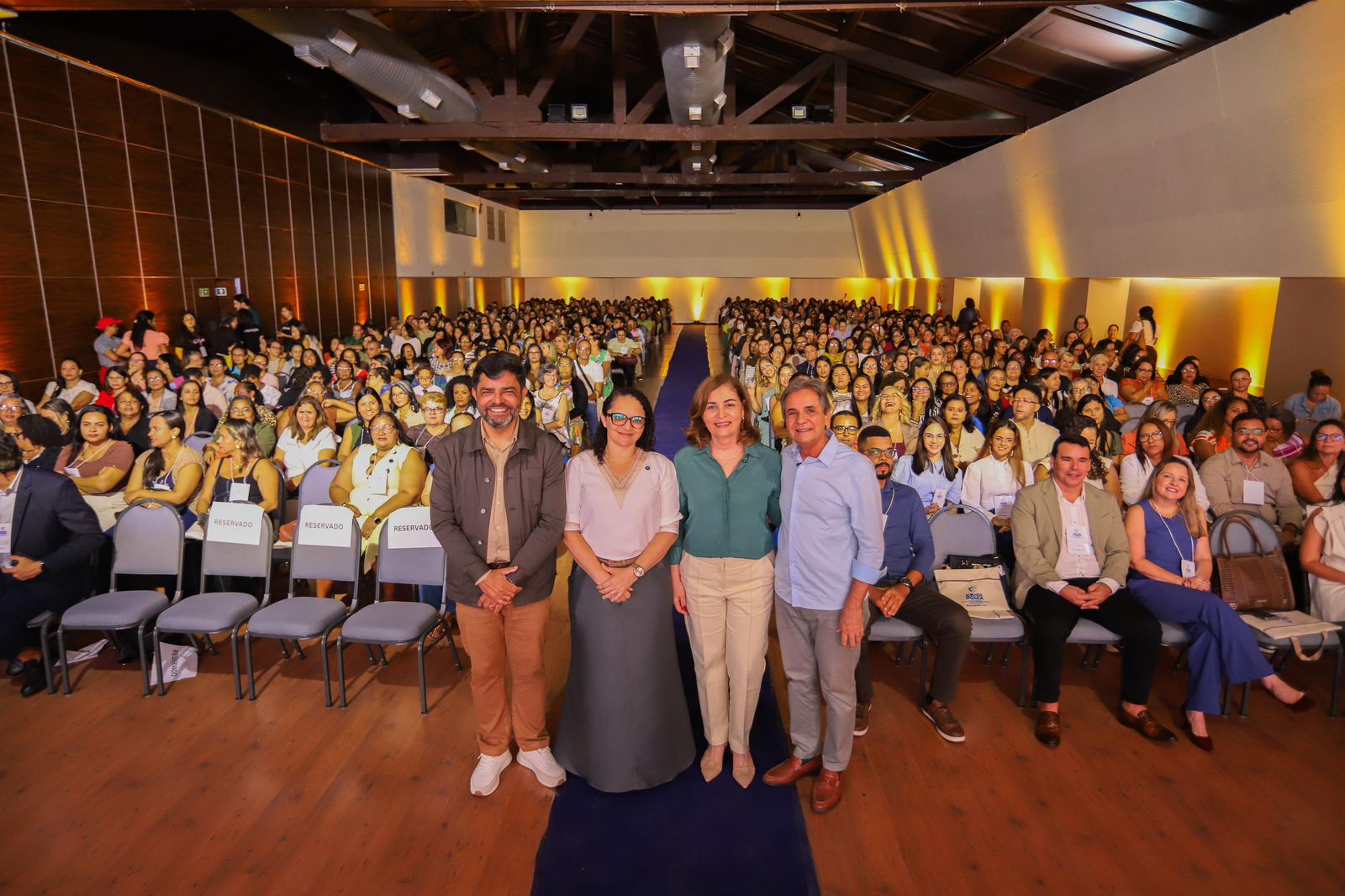 Prefeito Carlos Santana inicia ano letivo com evento que reuniu 1,5 mil educadores e reforçou diretrizes pedagógicas da rede municipal