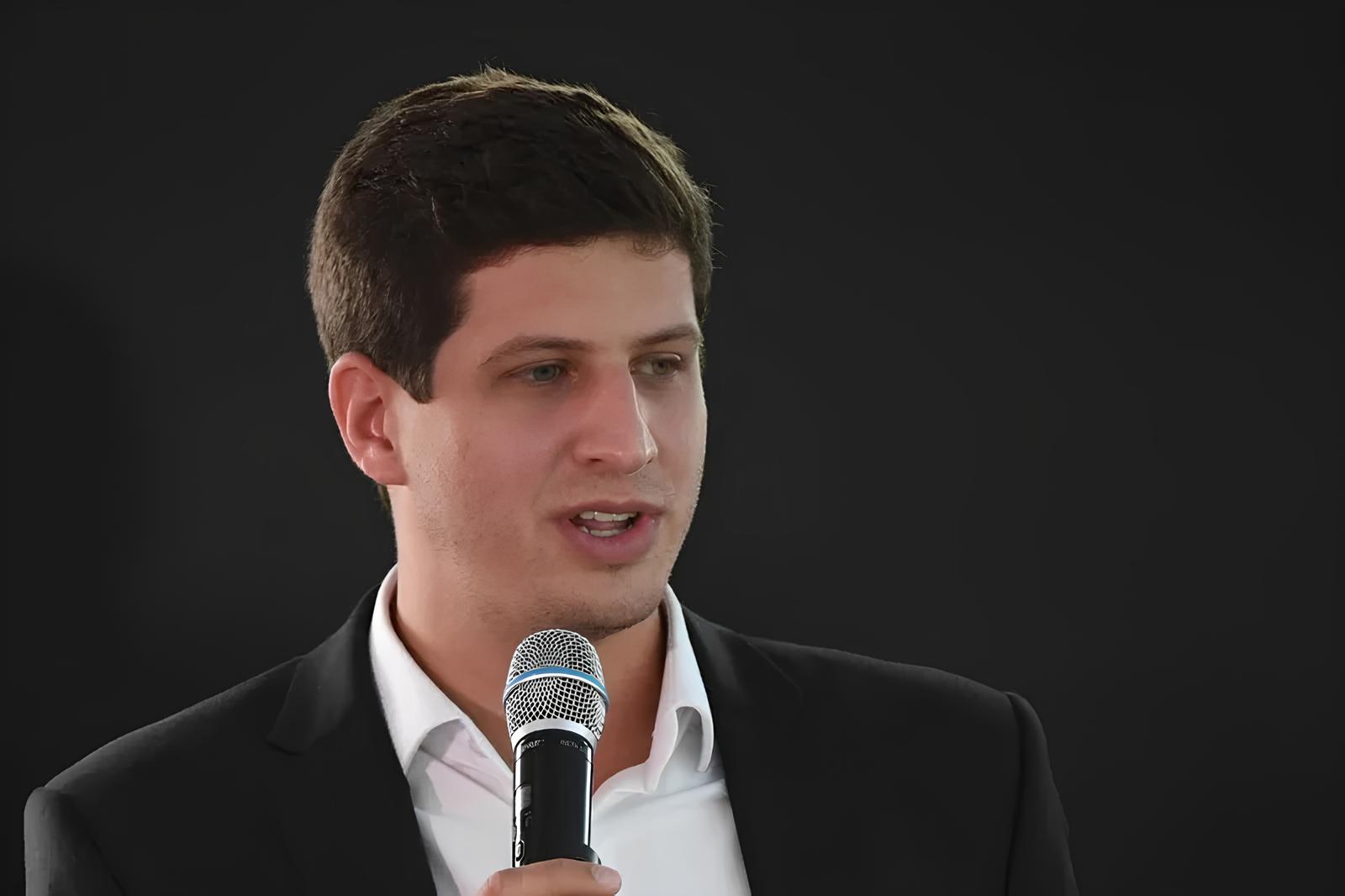 Prefeito do Recife, João Campos ofereceu ajuda para cidades mineiras que foram afetadas pelas fortes chuvas no Estado