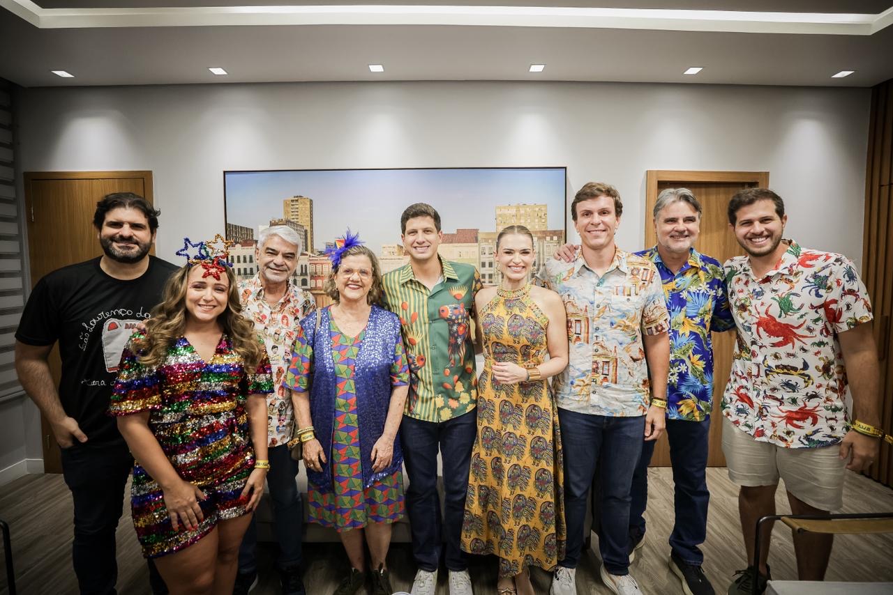 Prefeito do Recife, João Campos recebeu os aliados antes de ir para o Marco Zero Foto Edson Holanda PCR