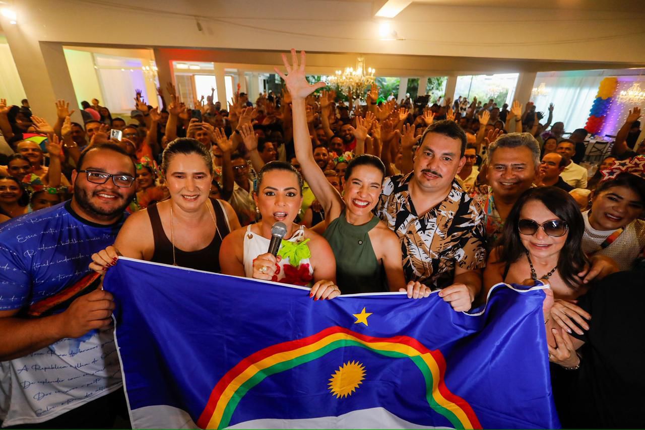 Raquel Lyra destaca que Carnaval 2026 reúne quase 3 milhões de turistas e registra queda de até 51% nos roubos de celulares, segundo a SDS Miva Filho_Secom 6 (1)