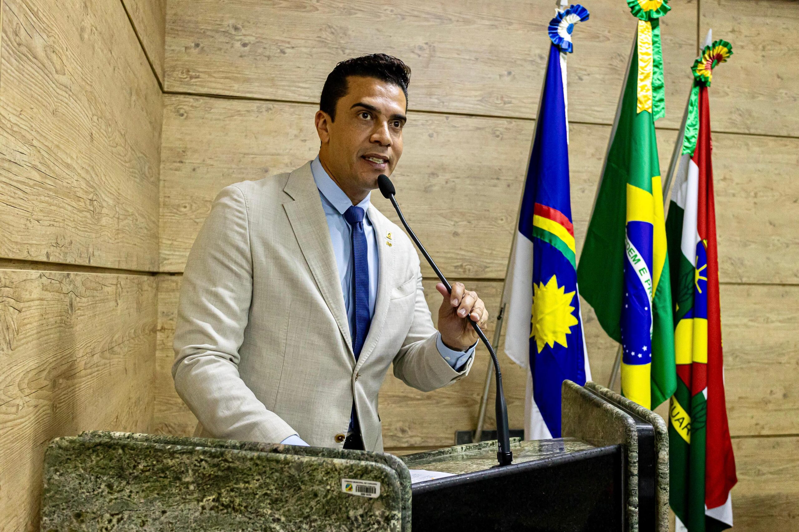 Rodrigo Pinheiro abre os trabalhos legislativos em Caruaru, destaca parcerias institucionais, entregas e anuncia envio de novos projetos à Câmara