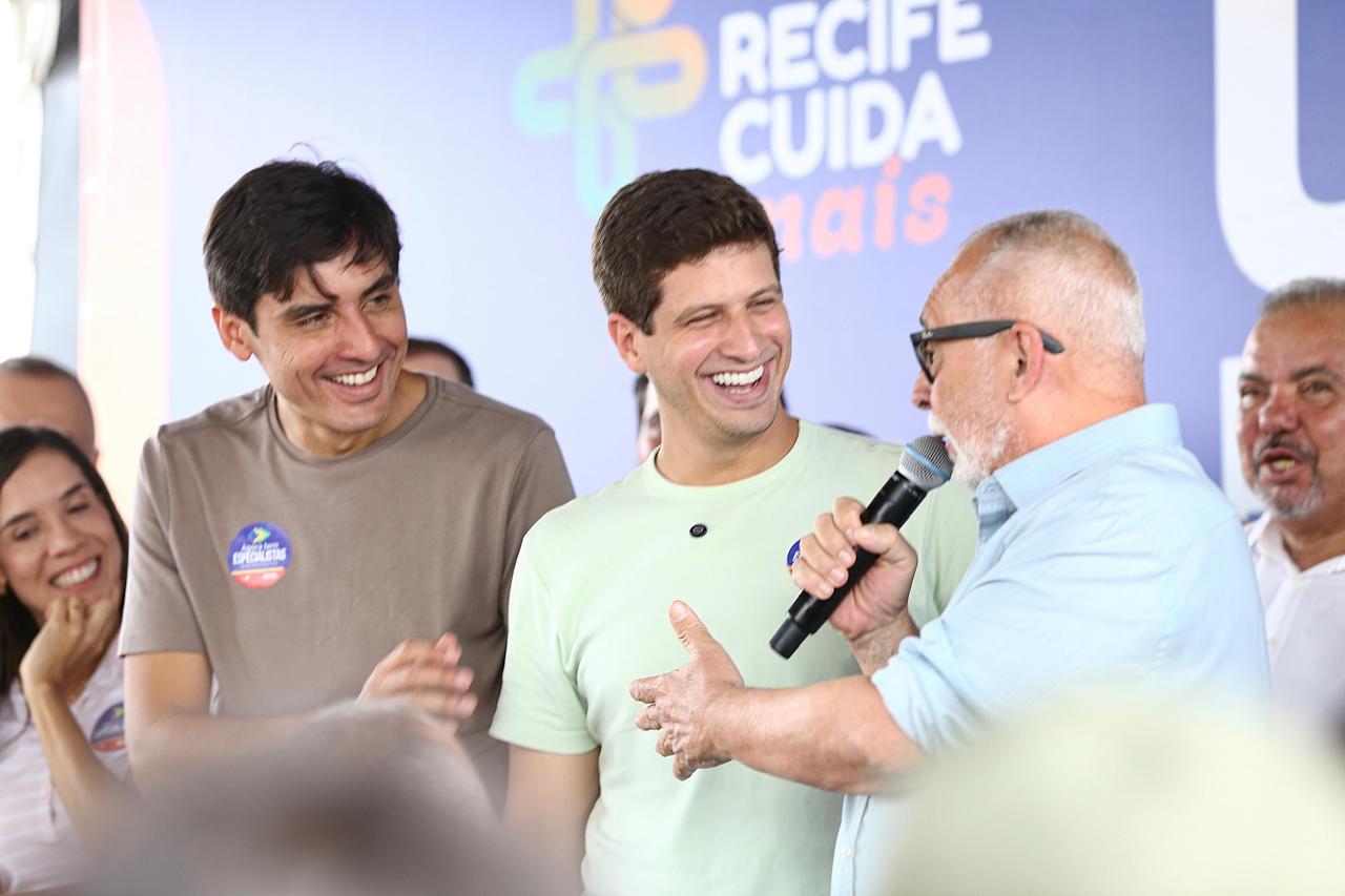 Carlos Costa acompanha João Campos em agenda no Recife e participa do anúncio de UPA-E em Casa Amarela, com investimento de R$ 16,2 milhões e 30 mil atendimentos mensais