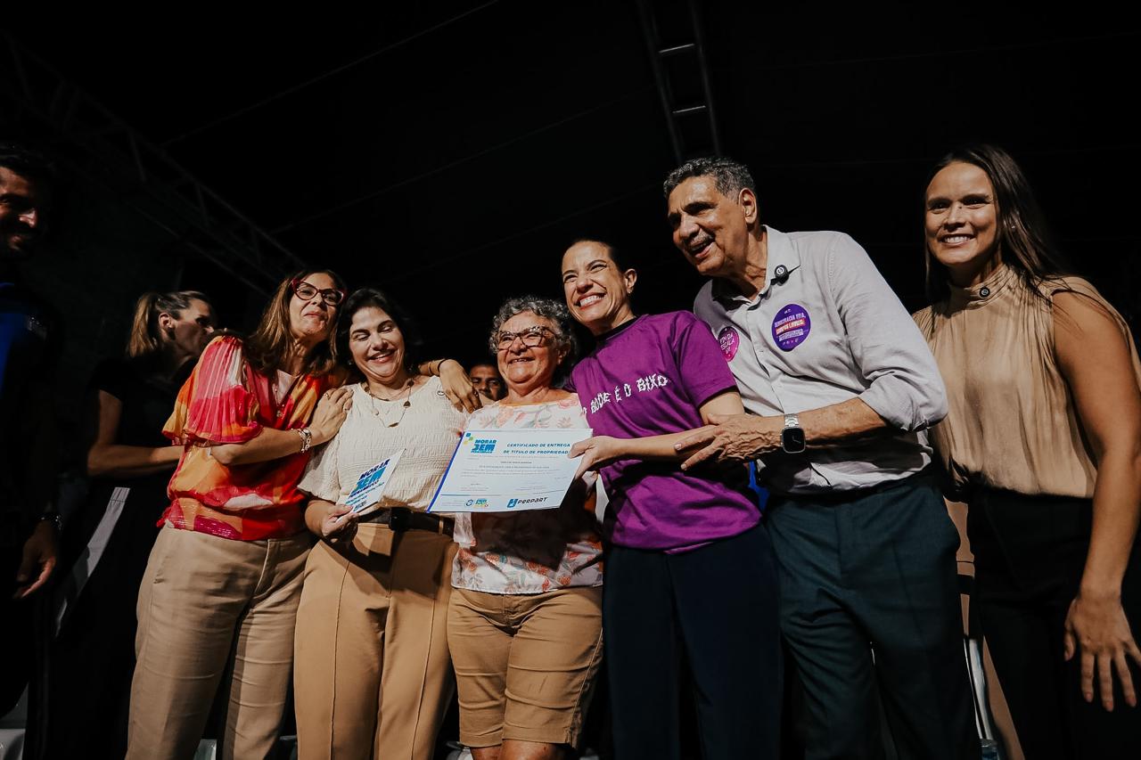 Governadora Raquel Lyra inaugura espaço do PE na Comunidade, entrega 145 títulos de propriedade e 87 casas reformadas na Comunidade do Bode, no Recife Janaína Pepeu_Secom (75)