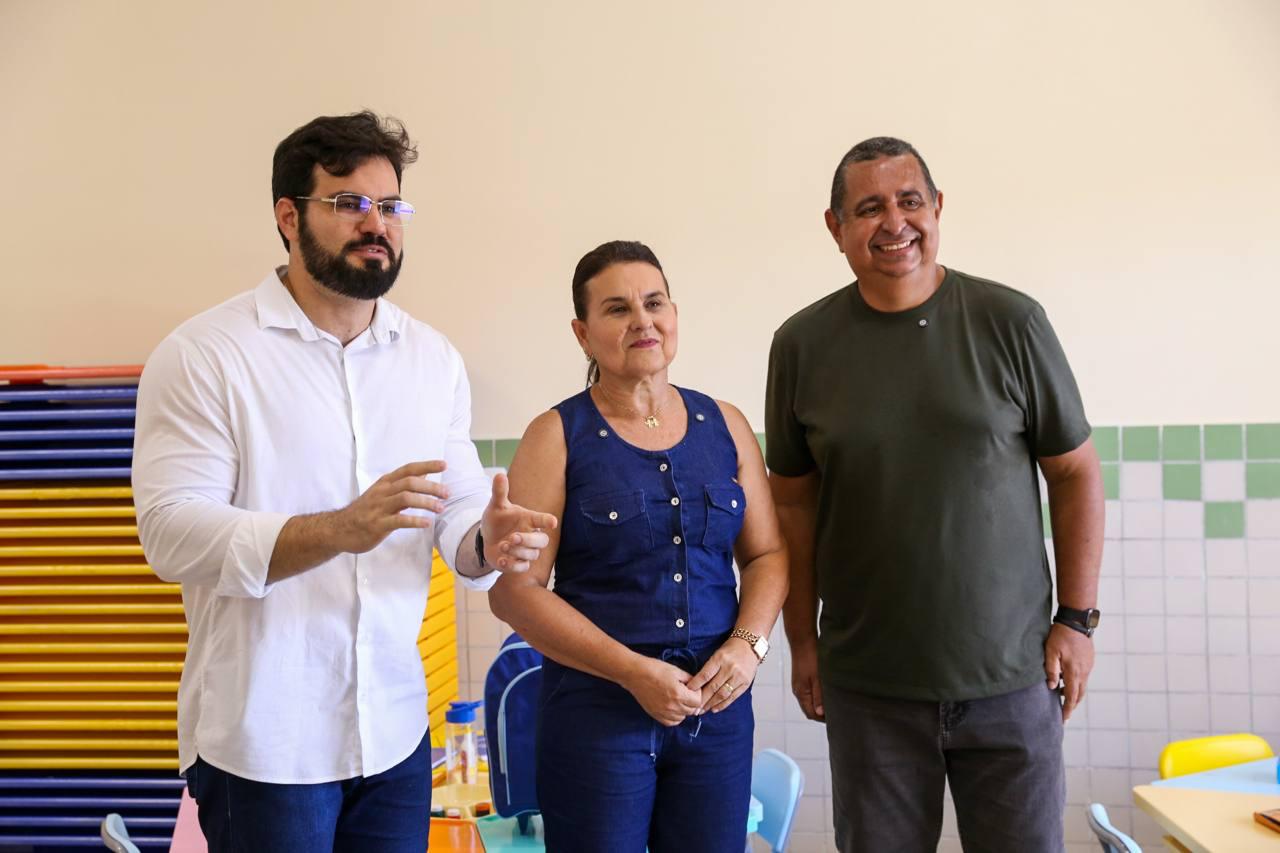 Prefeita de Igarassu, Elcione Ramos, acompanha entrega de creche em Itamaracá e destaca impacto na educação e mobilidade no Litoral Norte