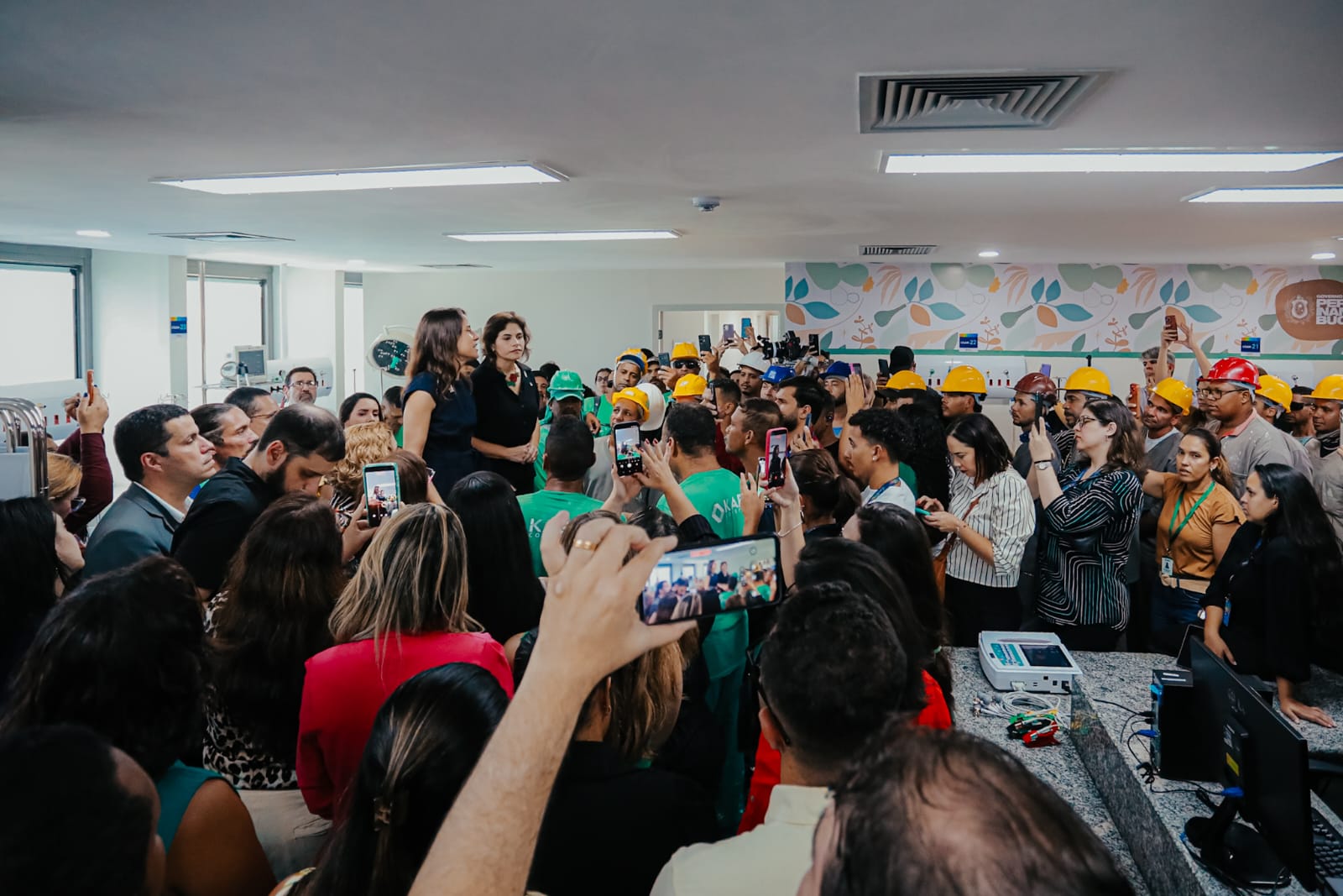Raquel Lyra entrega reforma da Sala Vermelha e de dois andares do HR, com 149 leitos requalificados e investimento superior a R$ 22 milhões Foto Janaína Pepeu_Secom