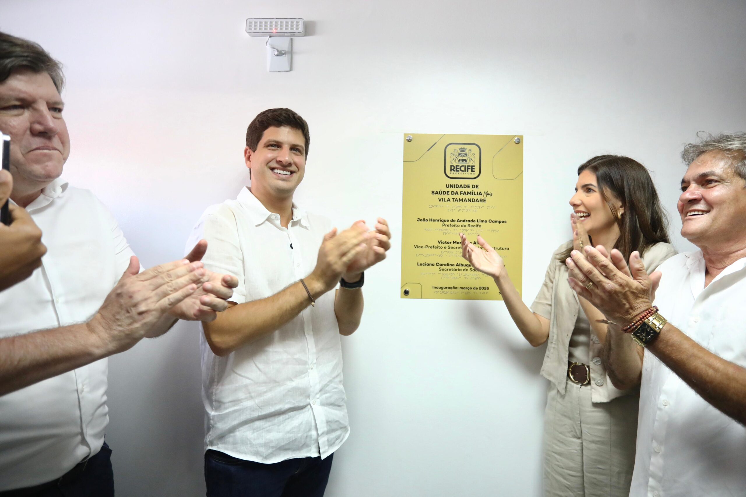 Recife entrega USF Mais Vila Tamandaré requalificada, amplia atendimento para 12 mil moradores e anuncia 428 novos profissionais de saúde