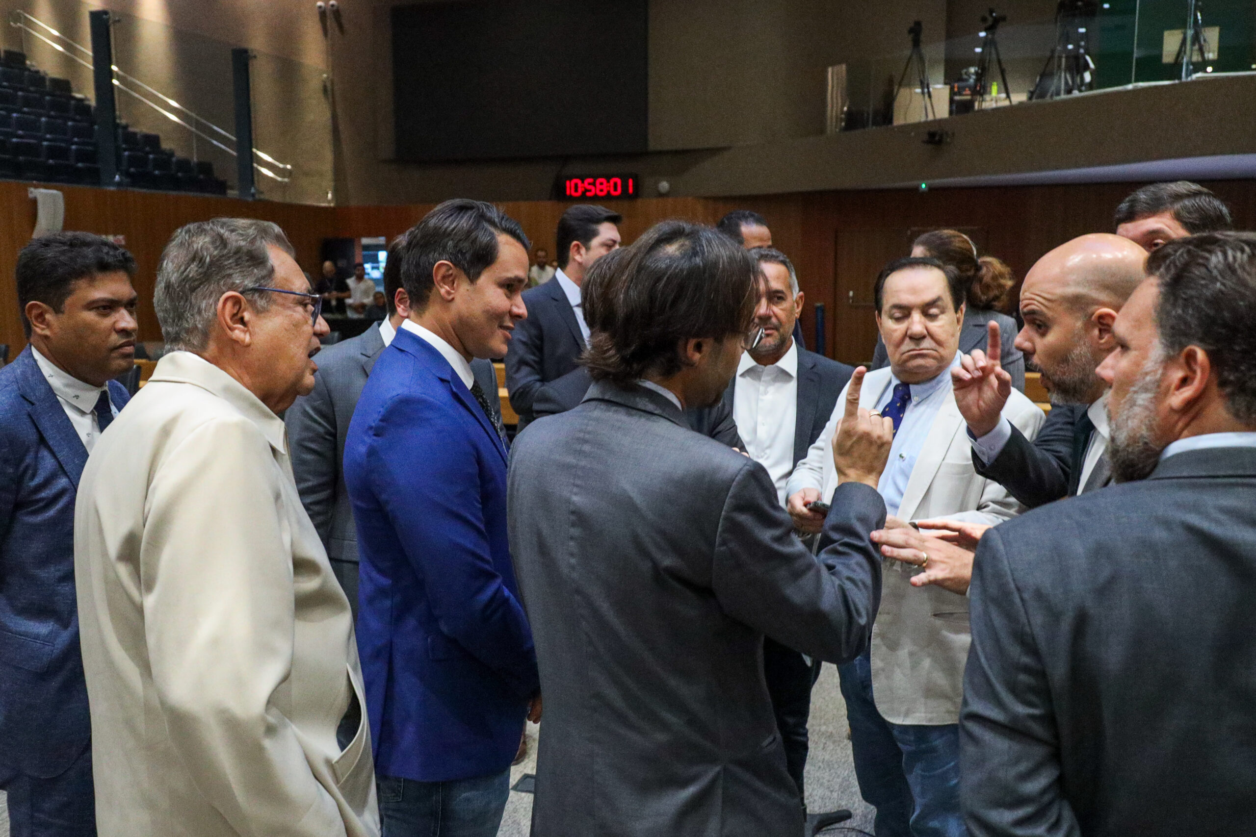 Sessão da Alepe é anulada após tentativa de votação da LOA sem cumprimento do regimento e sem inclusão prévia na Ordem do Dia