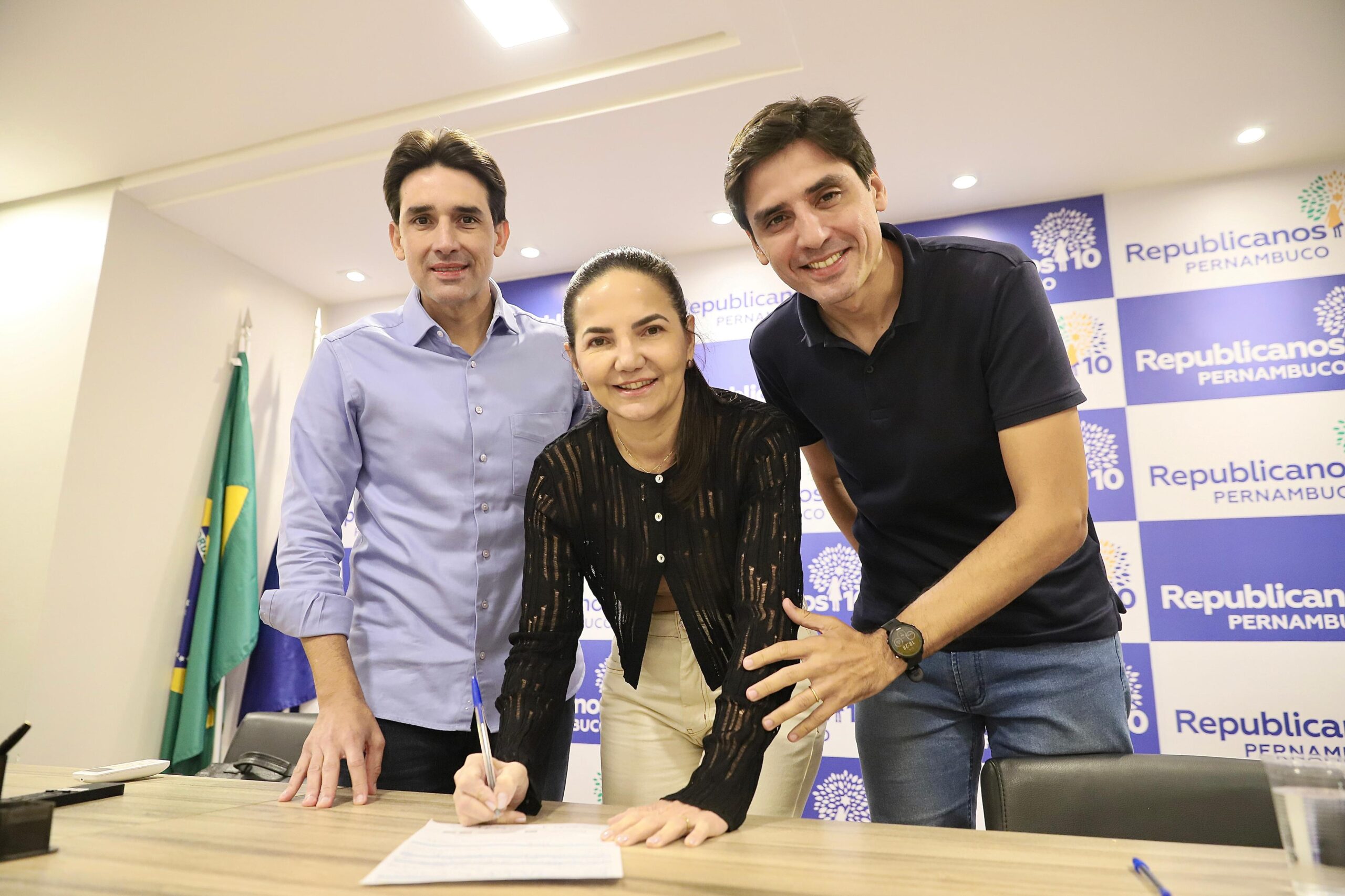 Ex-prefeita de Dormentes, Josimara Cavalcanti se filia ao Republicanos e anuncia candidatura à Alepe, reforçando presença do partido no Sertão de Pernambuco