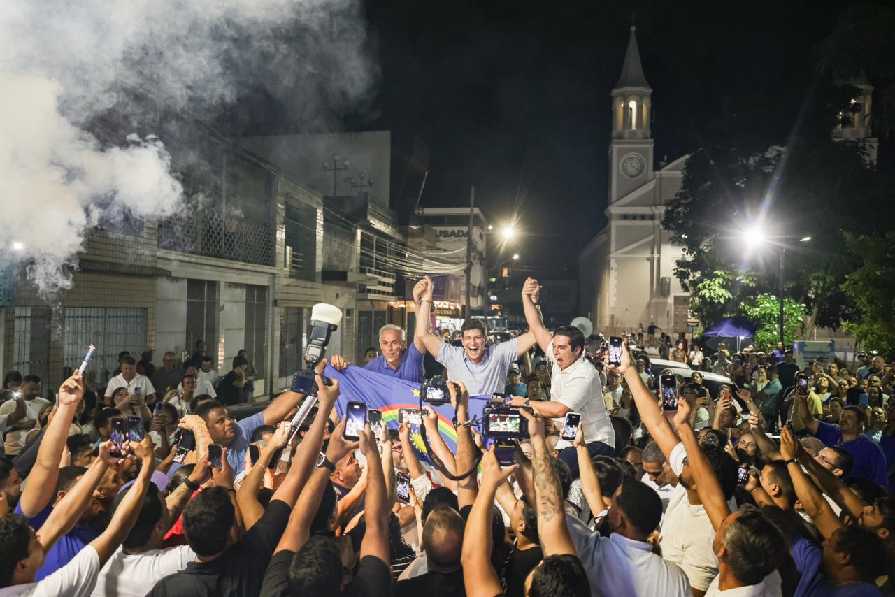João Campos inicia o dia em Agrestina, passa por Gravatá e encerra em Vitória de Santo Antão, com inauguração de sede do PSB