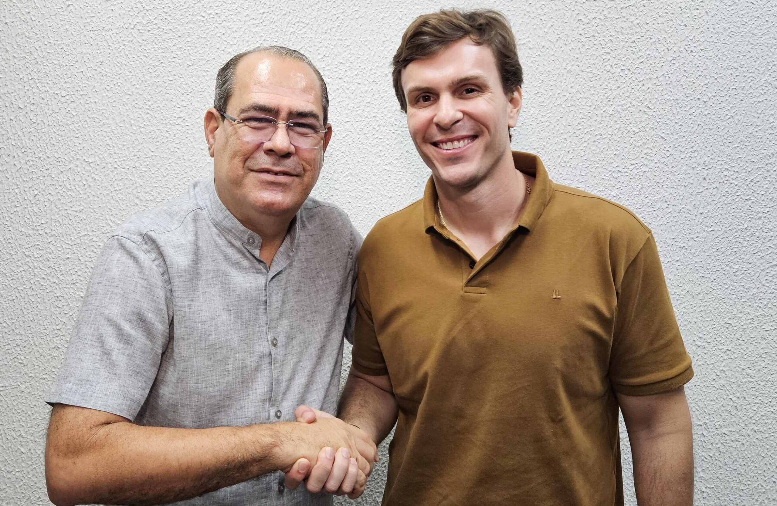 Miguel Coelho intensifica articulações políticas, discute demandas da RMR com Mano Medeiros e recebe apoios de prefeitos para o Senado