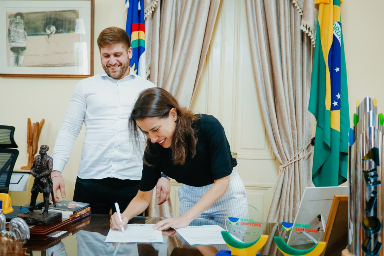 Projeto prevê 25 unidades com tecnologia de concreto leve e investimento estadual em infraestrutura e logística em Fernando de Noronha