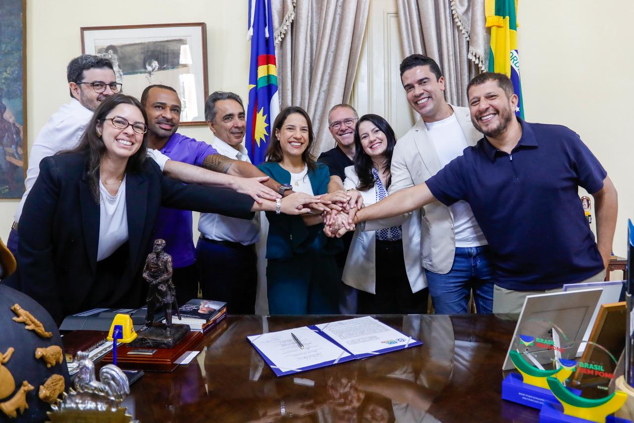 Protocolo entre Governo de Pernambuco e AeC prevê mil empregos em Caruaru, com investimento inicial de R$ 9 milhões e foco na interiorização econômica