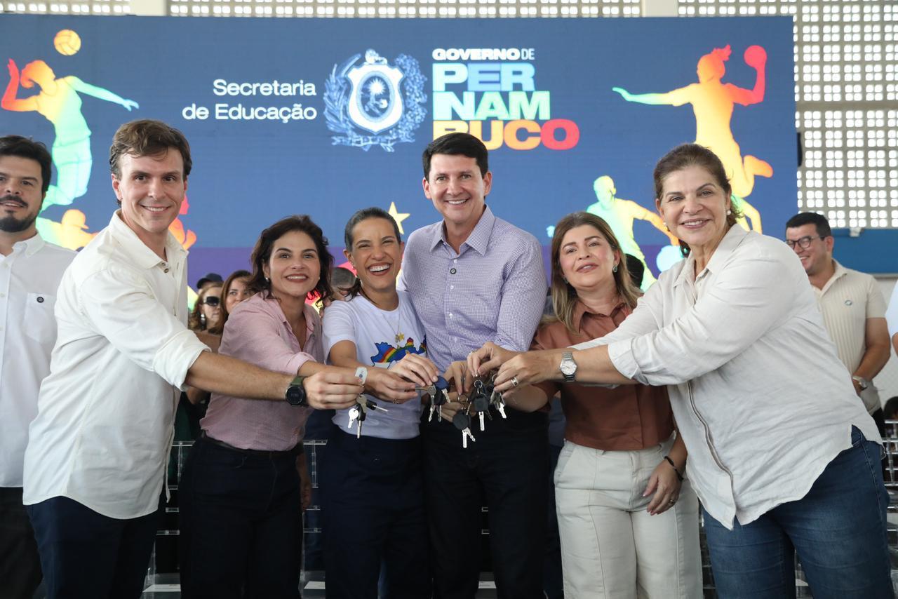 Raquel Lyra assina concessão do saneamento do Sertão, com R$ 3,2 bilhões em investimentos, e anuncia R$ 76 milhões para ampliar oferta de água em Petrolina Foto Hesí_odo Gó_es_Secom 4