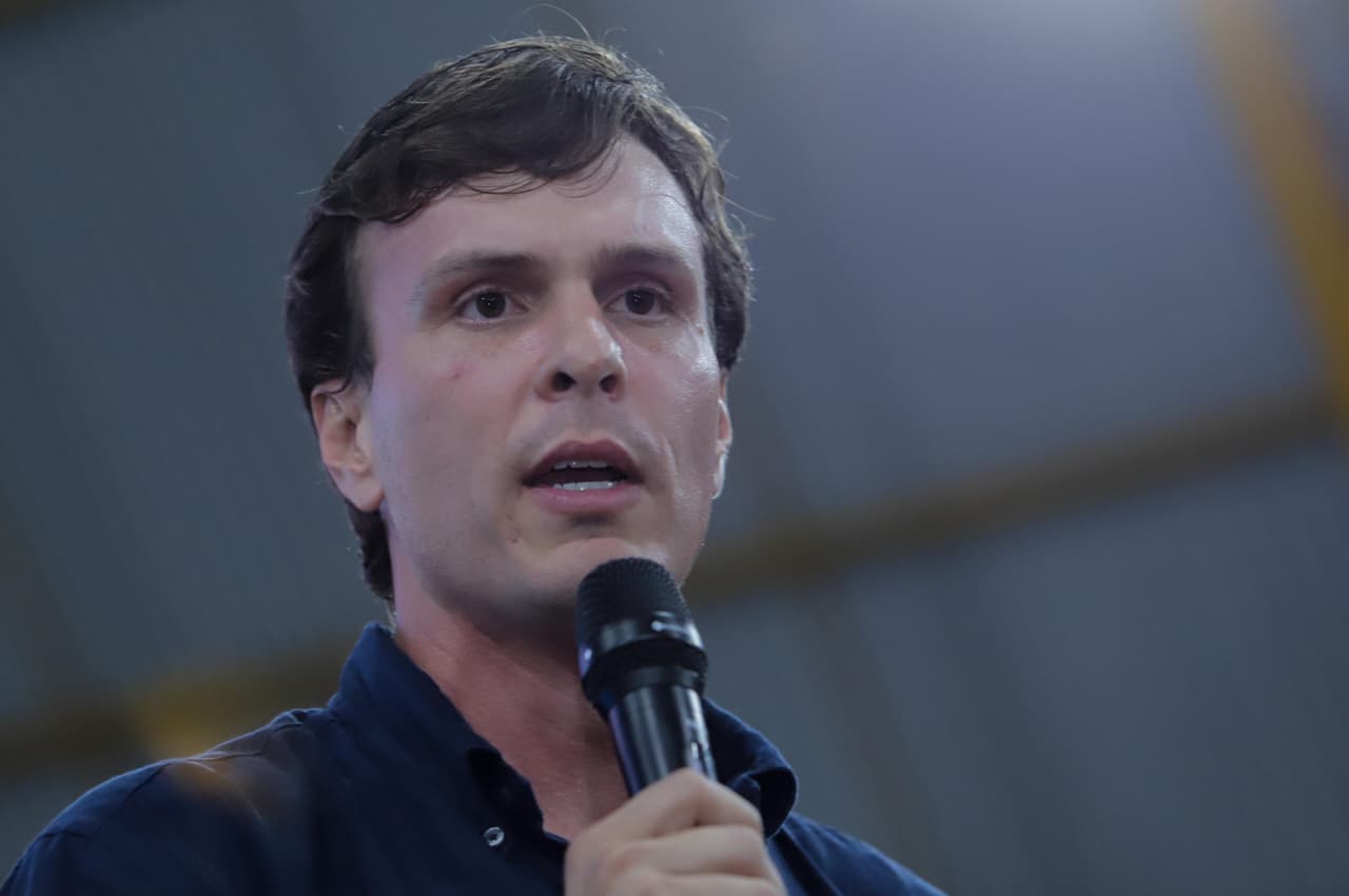 A Câmara de Petrolina aprovou as contas de Miguel Coelho referentes a 2021 e 2022, além do exercício de 2023 do prefeito Simão Durando