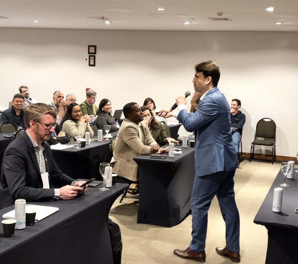 Eduardo Moura participou do Treinamento Avançado 2026 do Novo, em São Paulo, com palestra sobre redes sociais, comunicação política e engajamento digital