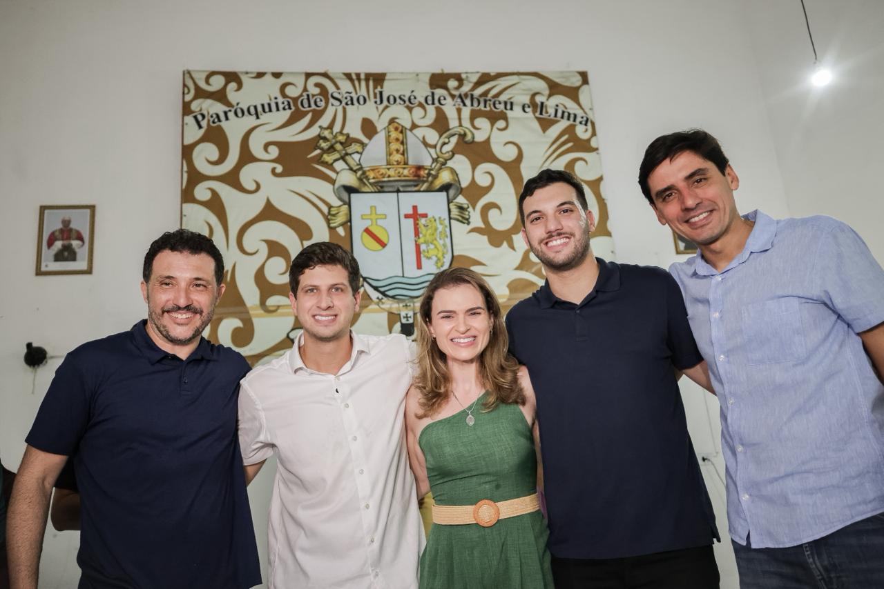 João Campos participou das comemorações dos 44 anos de Abreu e Lima, reuniu aliados políticos, criticou o Governo do Estado e reforçou mobilização da pré-campanha