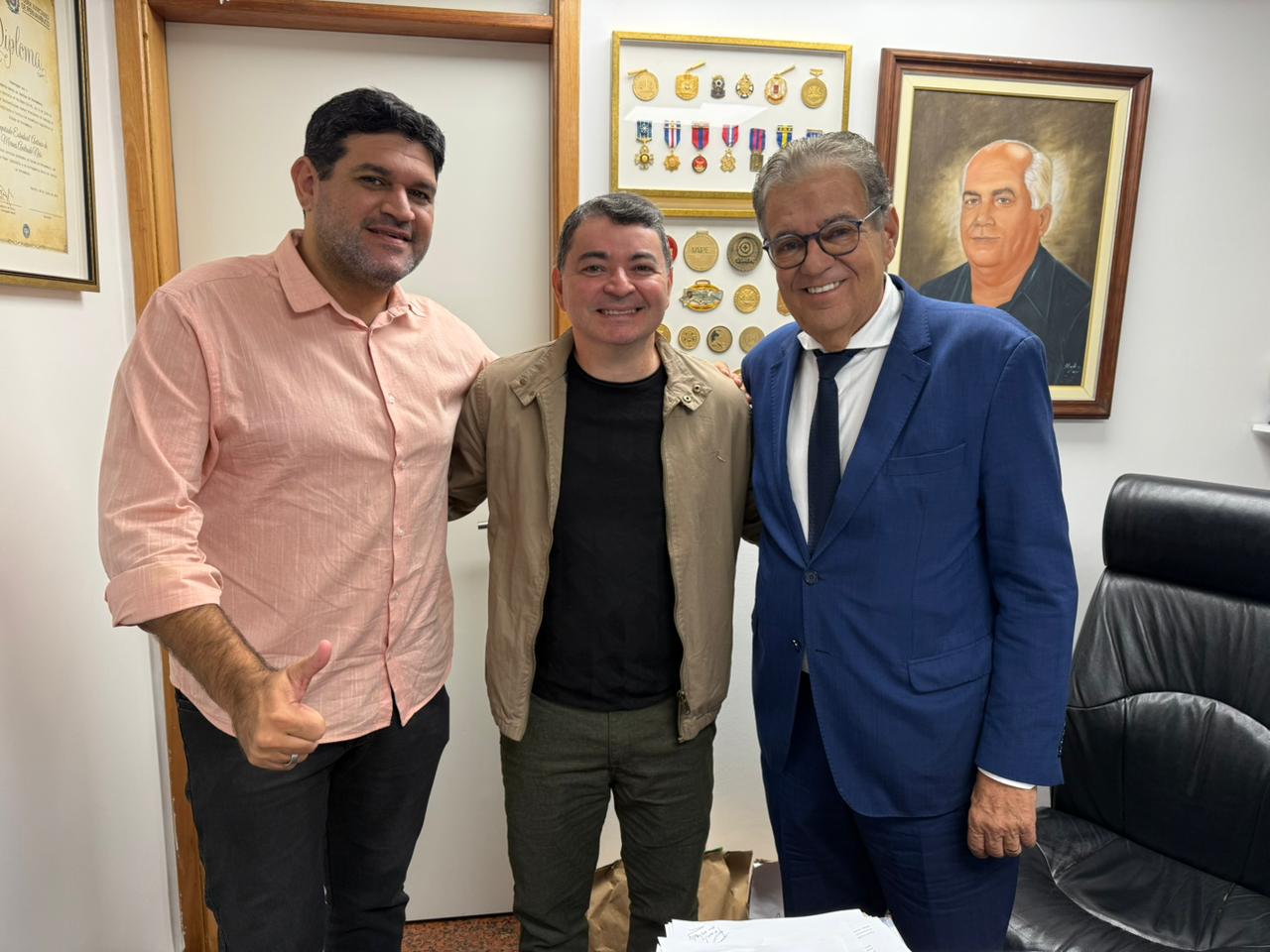 O empresário Gustavo Plácido declarou apoio à reeleição do deputado Antônio Moraes e à pré-candidatura de Guiga a deputado federal, reforçando a oposição em Machados