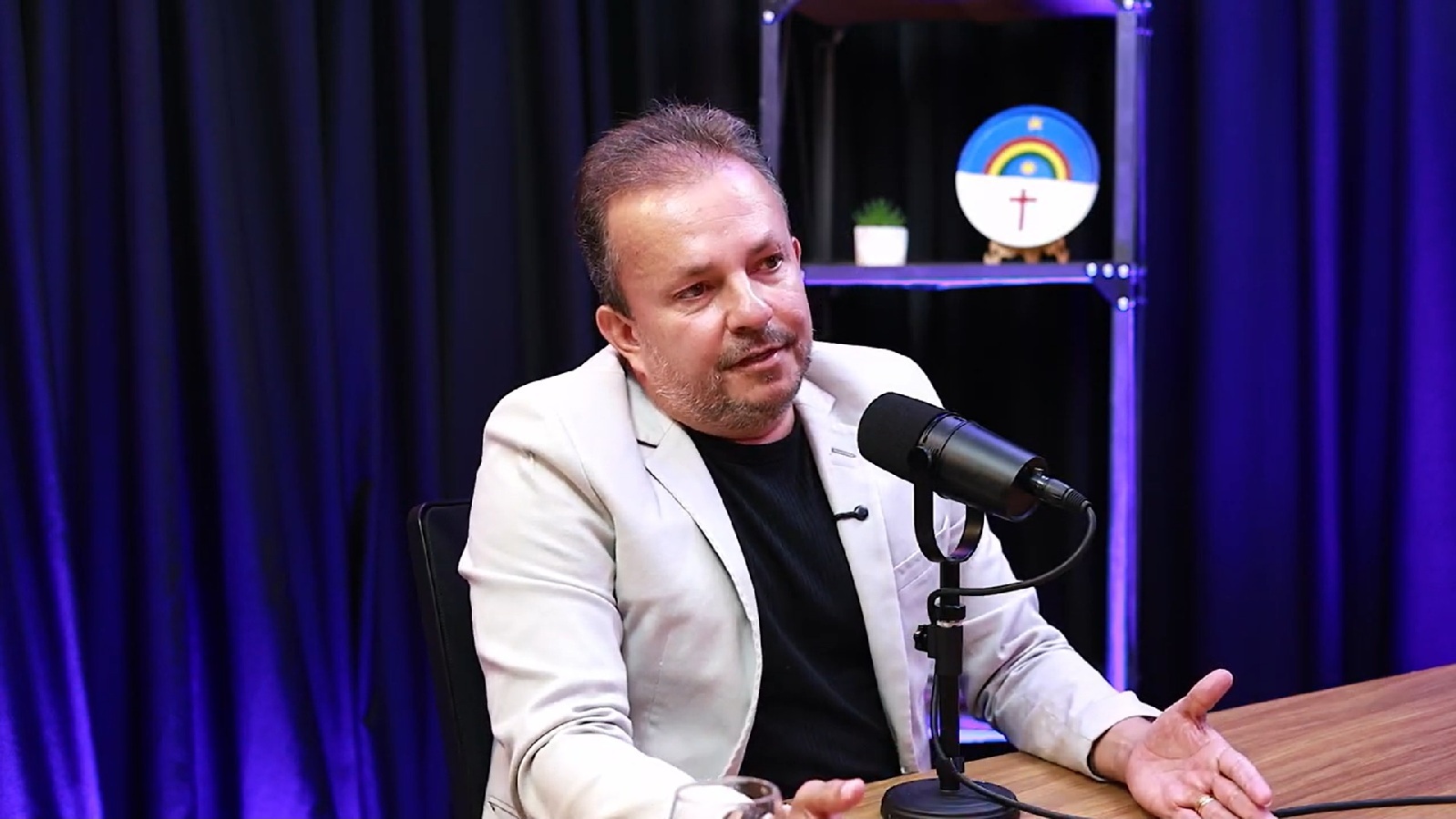 Prefeito de Salgueiro, Fábio Lisandro, projeta crescimento com Transnordestina, irrigação e novos investimentos, além de comentar cenário político em Pernambuco