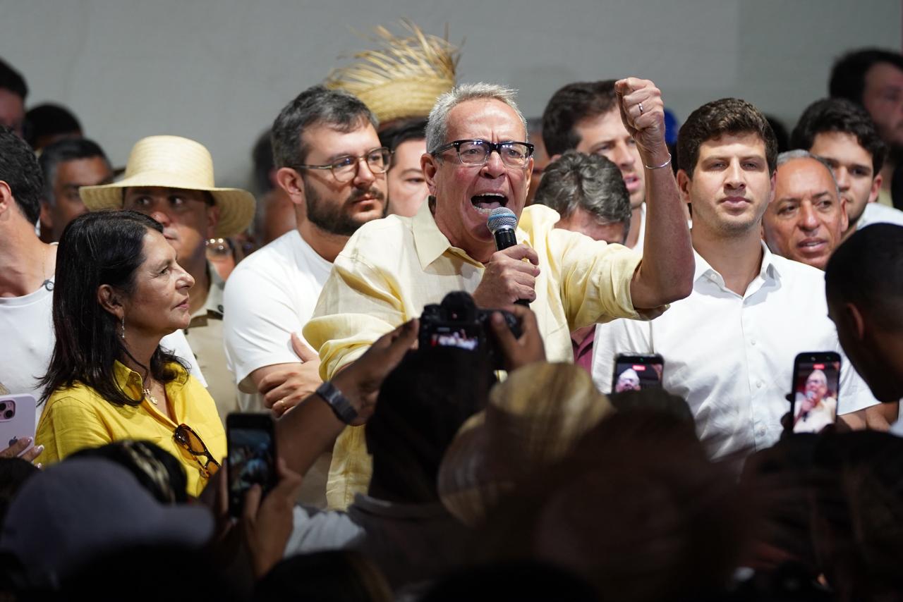 Álvaro Porto critica Raquel Lyra, diz arrepender-se do apoio em 2022 e declara apoio a João Campos durante plenária na Mata Sul de Pernambuco