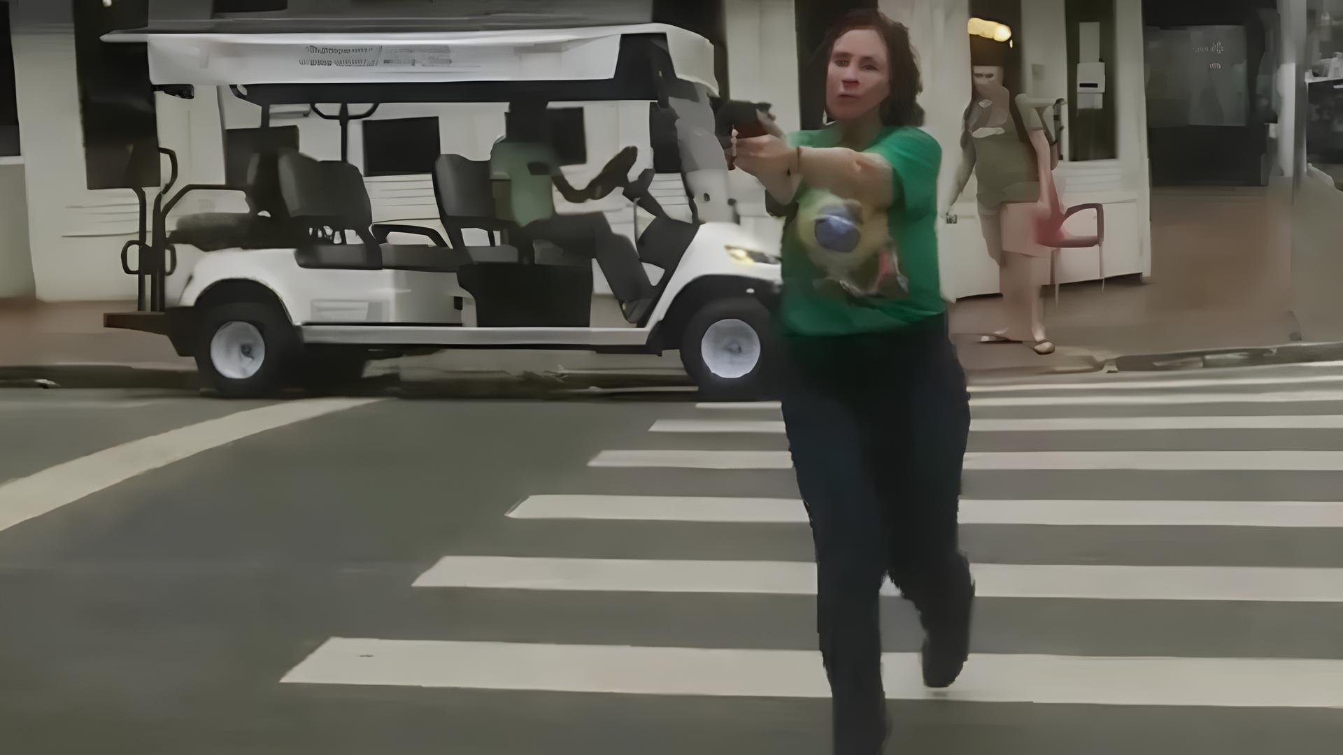 Decisão que determinou a prisão do jornalista perseguido por Zambelli é do Juizado Especial Criminal do Foro de Barra Funda, em SP