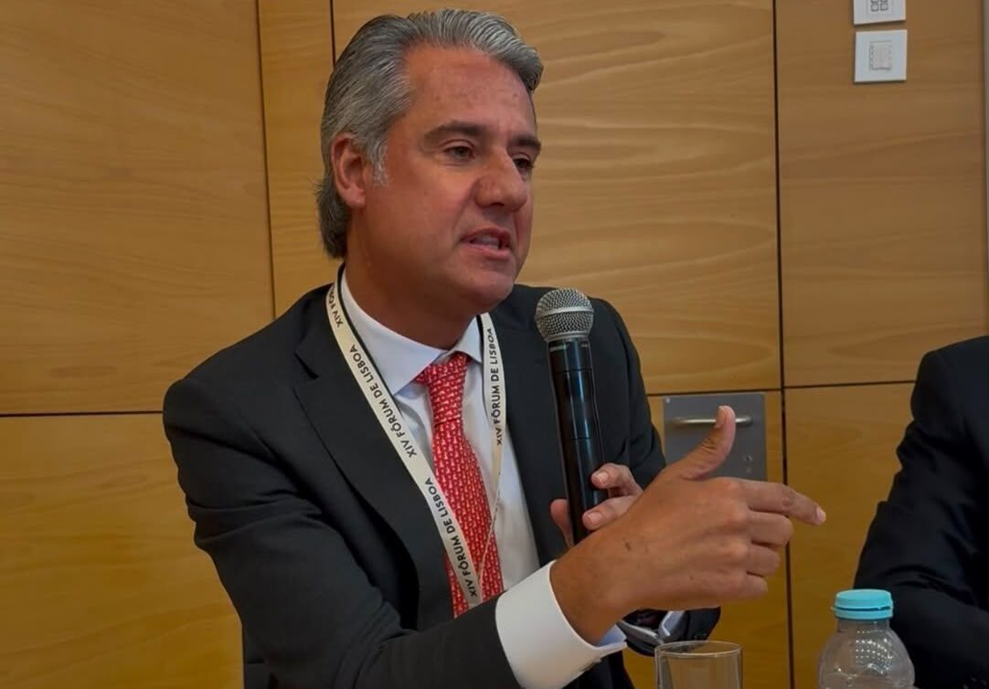 Deputado Fernando Monteiro participou do Fórum de Lisboa e do Fórum Brasil-Portugal de Seguros, defendendo políticas de resiliência climática e proteção contra desastres