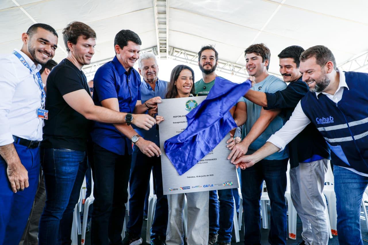 Governadora Raquel Lyra entrega 200 apartamentos do Residencial Dom Avelar, em Petrolina, e anuncia licitação para compra de tomógrafo ao Hospital Dom Tomá