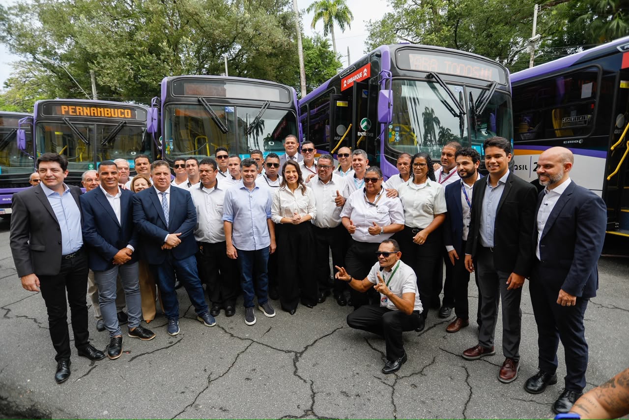 Governo de Pernambuco entrega 40 novos ônibus para a Região Metropolitana do Recife e alcança 80 veículos incorporados ao sistema em 2026